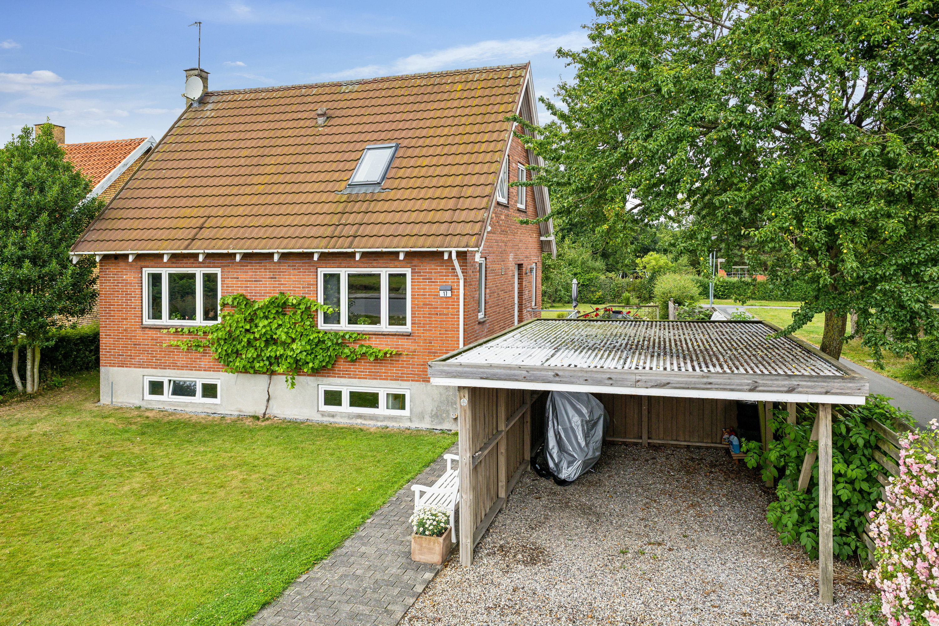 Miniaturebillede 1: ejendom 1. Billede af Skolevej 17, Vester Sottrup, 6400 Sønderborg