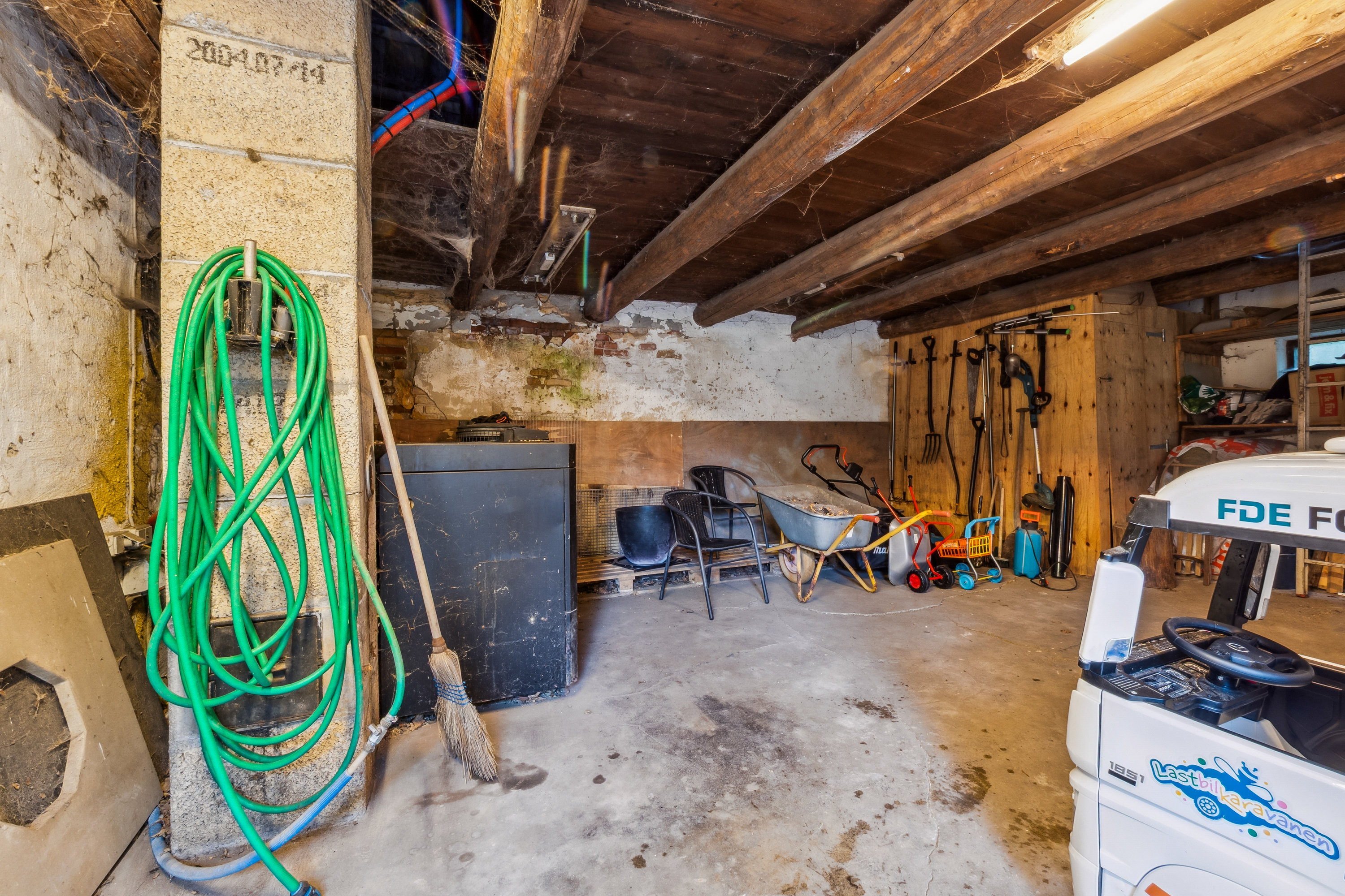 Fremhævet garage billede i fuldskærmstilstand. Billede af Præstbrovej 282, Øster Jølby, 7950 Erslev