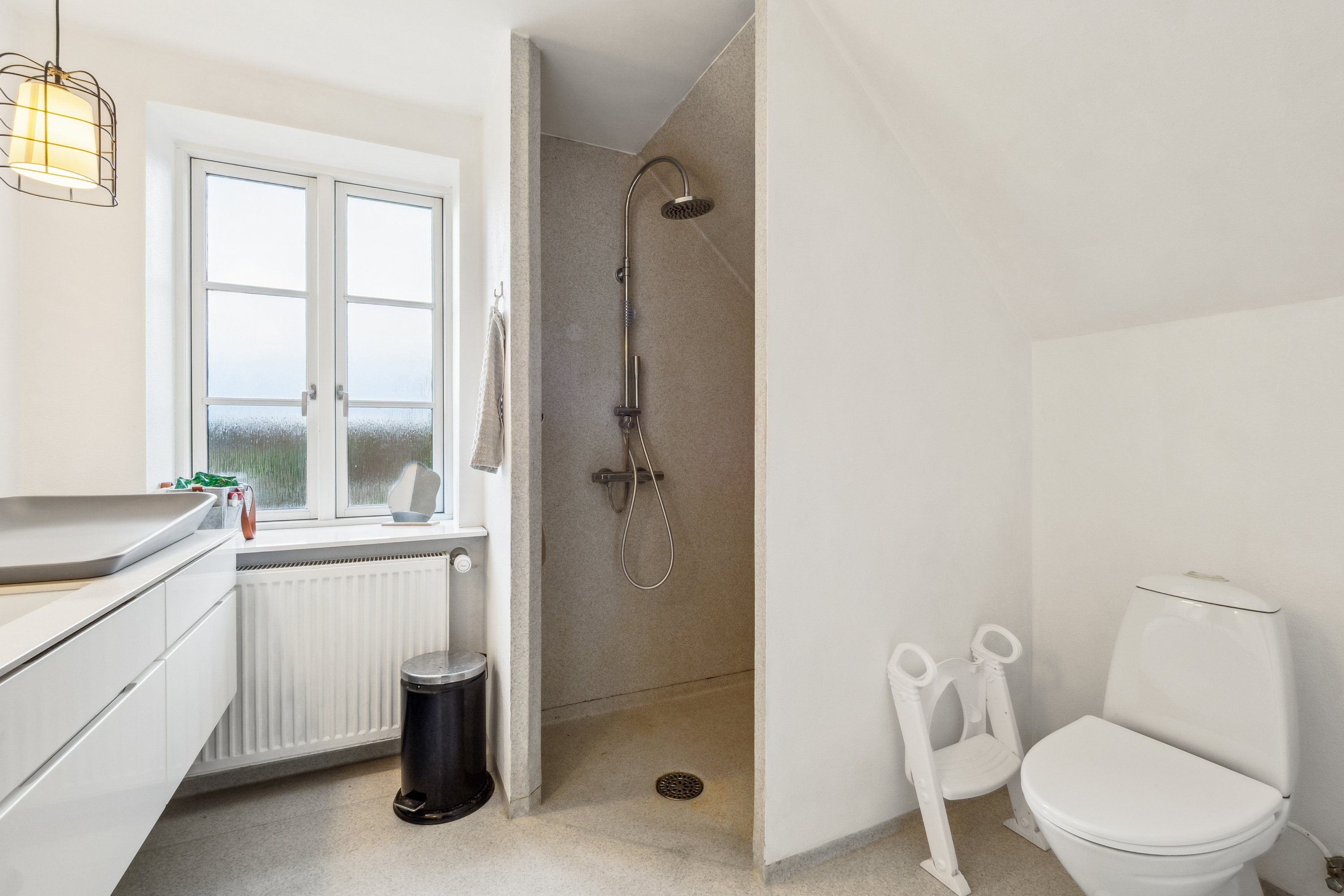 Fremhævet badeværelse billede i fuldskærmstilstand. Billede af Præstbrovej 282, Øster Jølby, 7950 Erslev