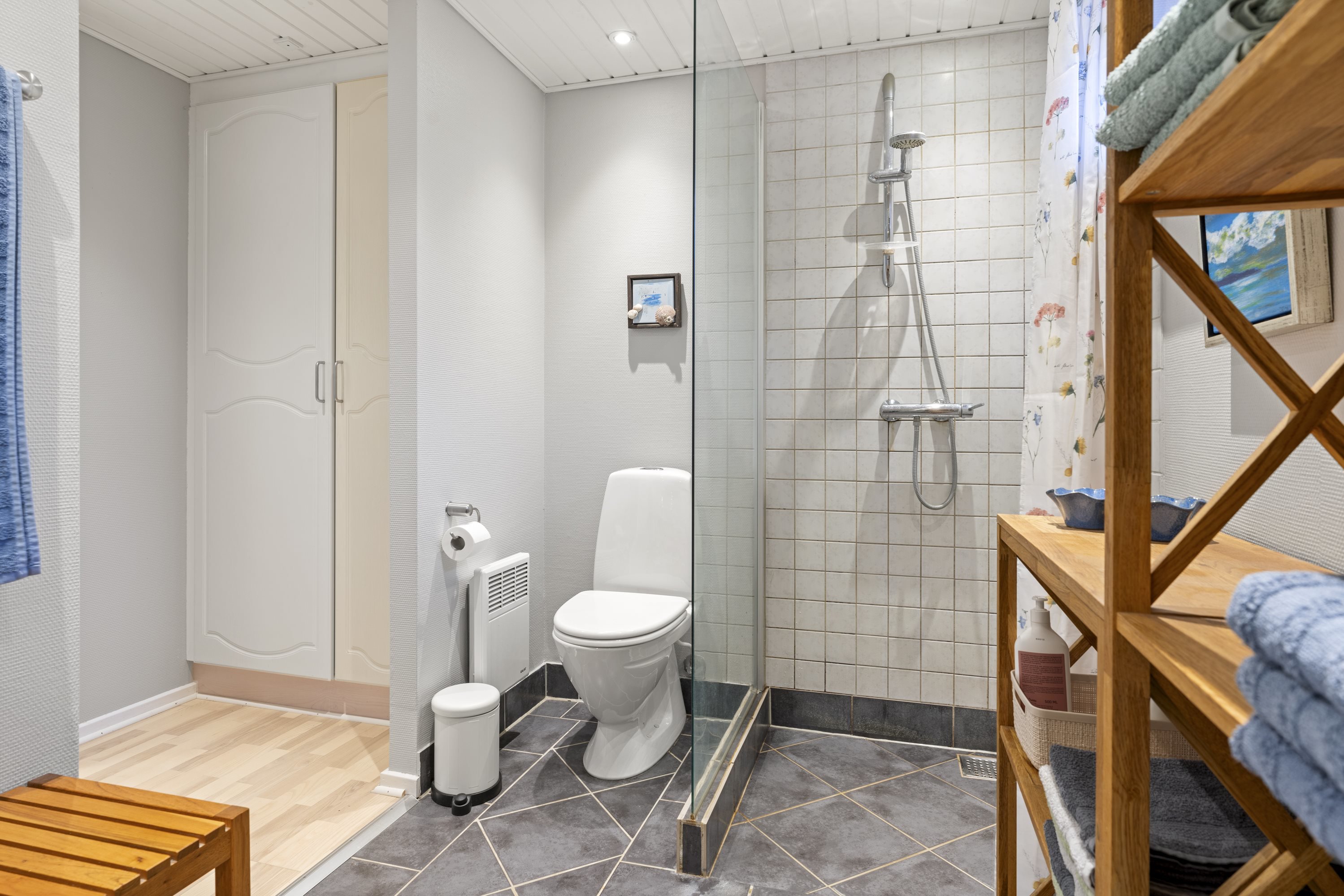 Fremhævet badeværelse billede i fuldskærmstilstand. Billede af Skjoldsvej 17, Hønsinge L, 4560 Vig