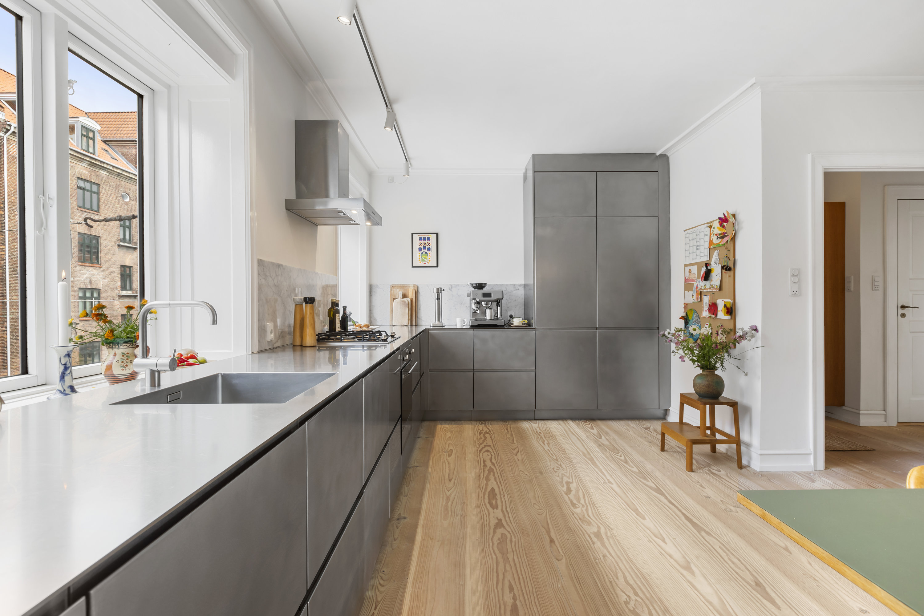 Miniaturebillede 1: køkken alrum. Billede af Mariendalsvej 65, 2., 2000 Frederiksberg