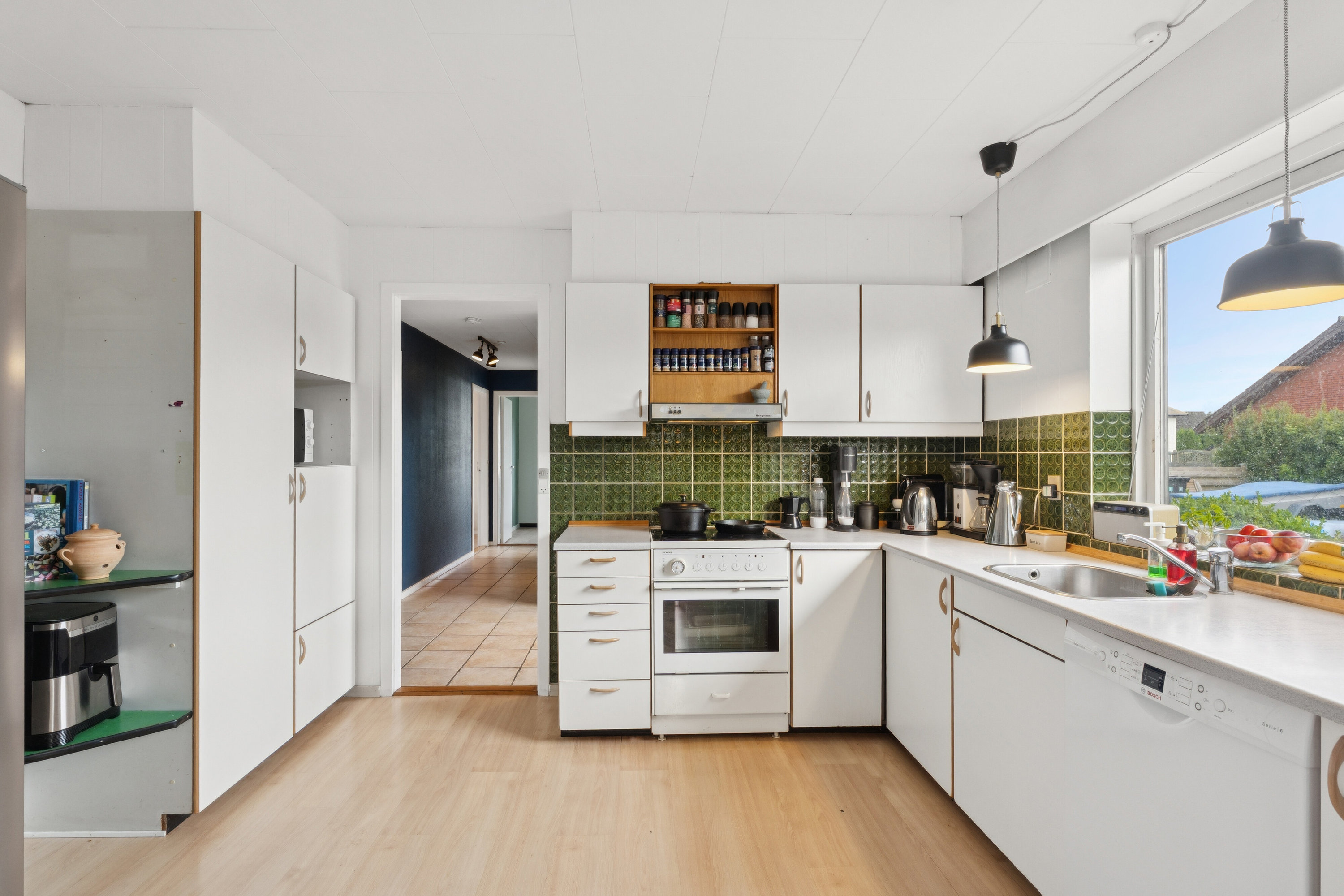 Fremhævet køkken billede i fuldskærmstilstand. Billede af Industrivej 13, 4720 Præstø