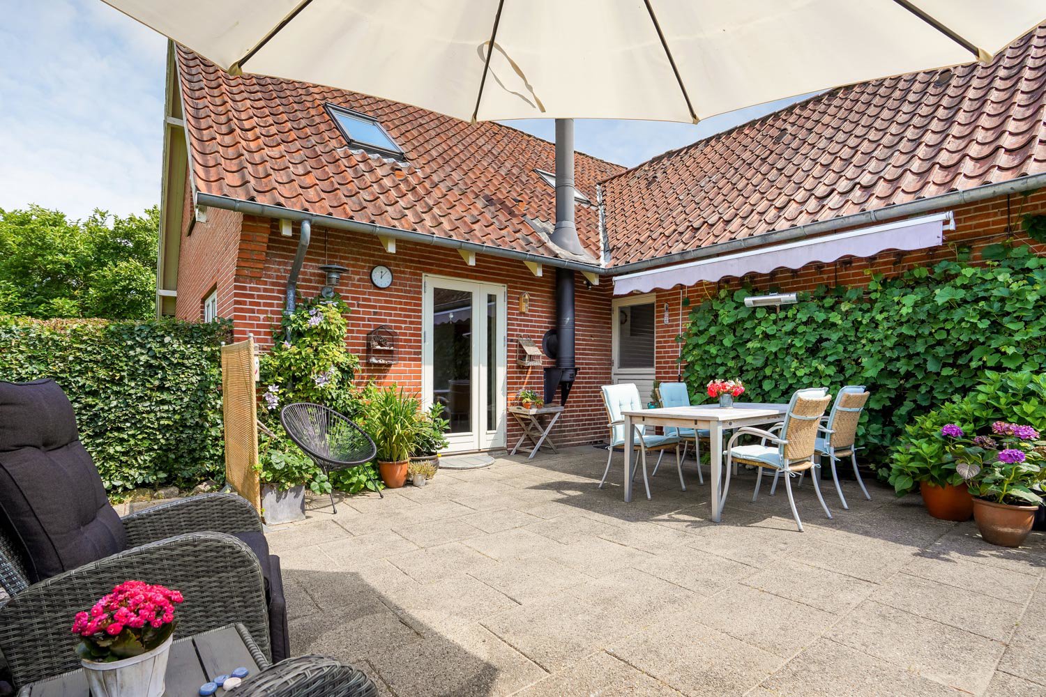 Fremhævet terrasse billede i fuldskærmstilstand. Billede af Skolegade 5, 7171 Uldum