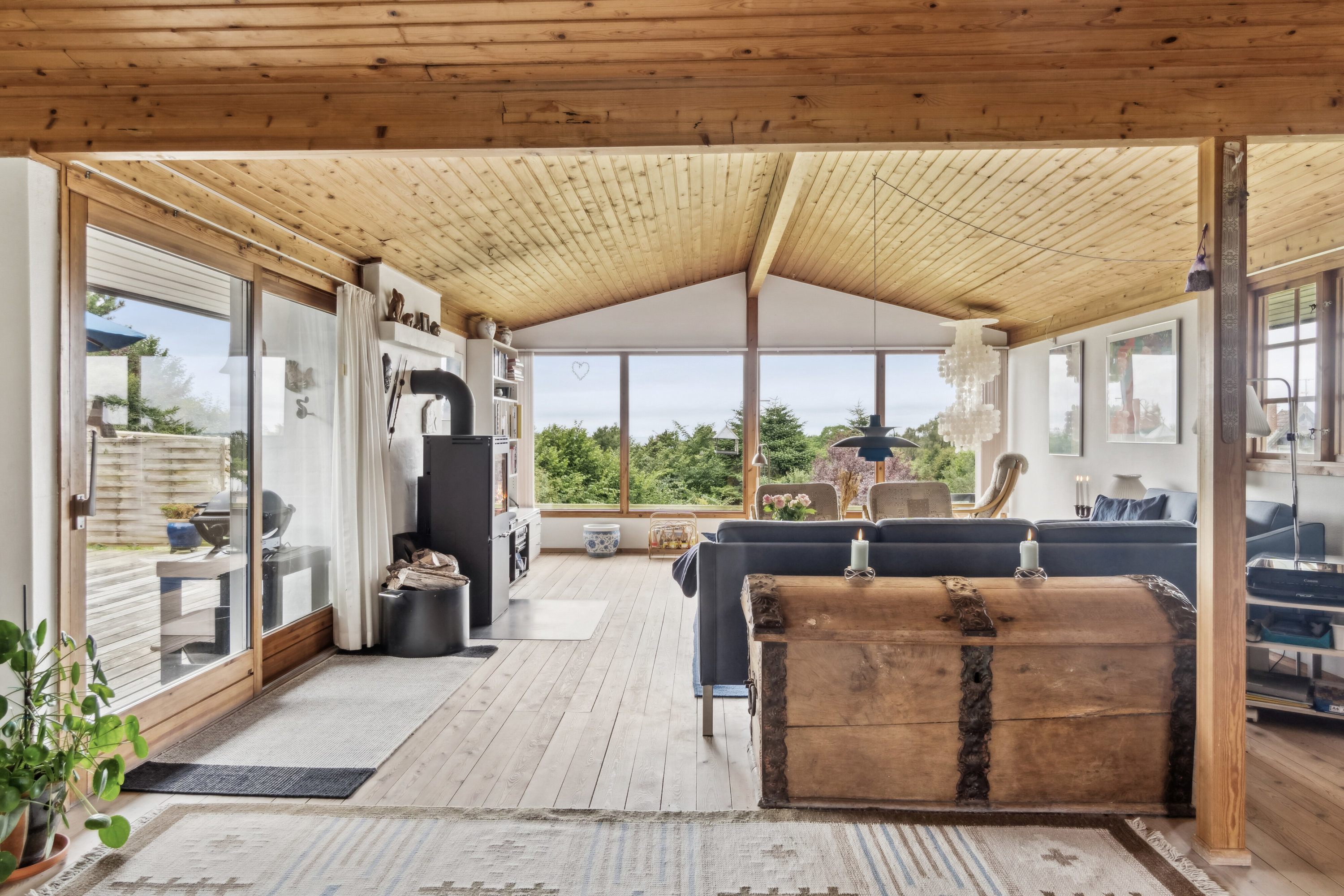 Fremhævet stue billede i fuldskærmstilstand. Billede af Kildehøj 17, Veddinge Bk, 4540 Fårevejle