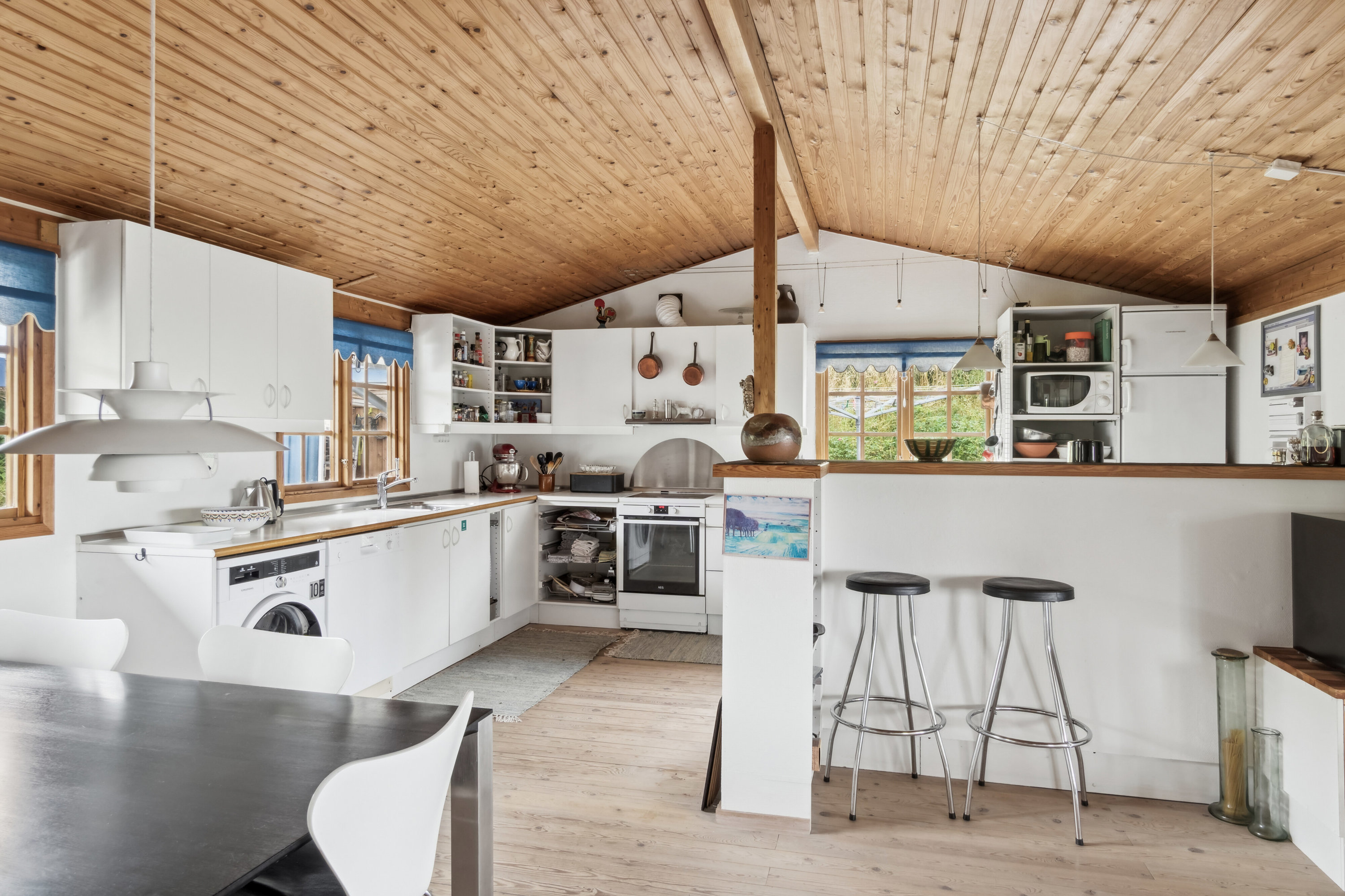 Fremhævet køkken billede i fuldskærmstilstand. Billede af Kildehøj 17, Veddinge Bk, 4540 Fårevejle