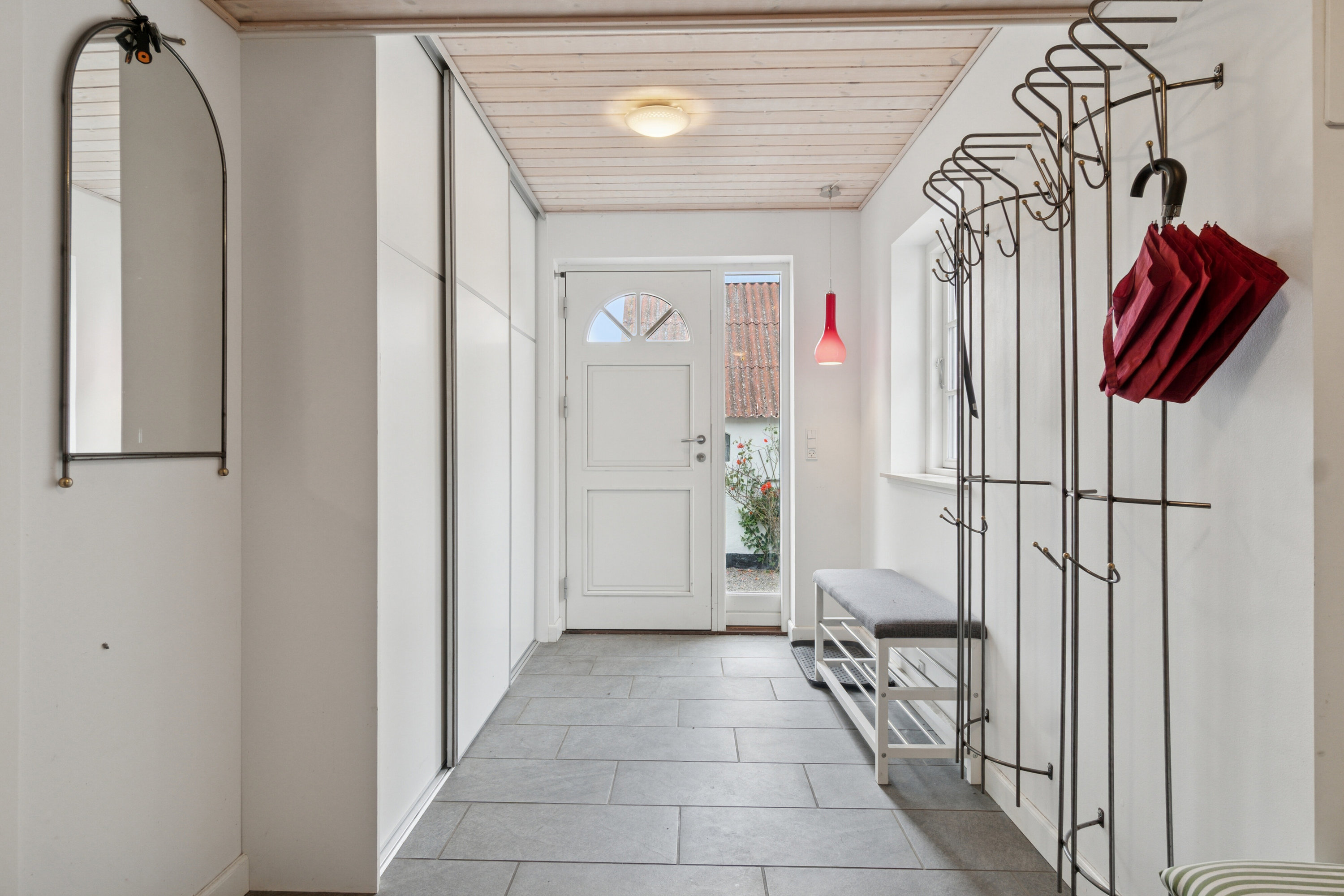 Fremhævet gang billede i fuldskærmstilstand. Billede af Savmøllevej 4, Østermarie, 3751 Østermarie