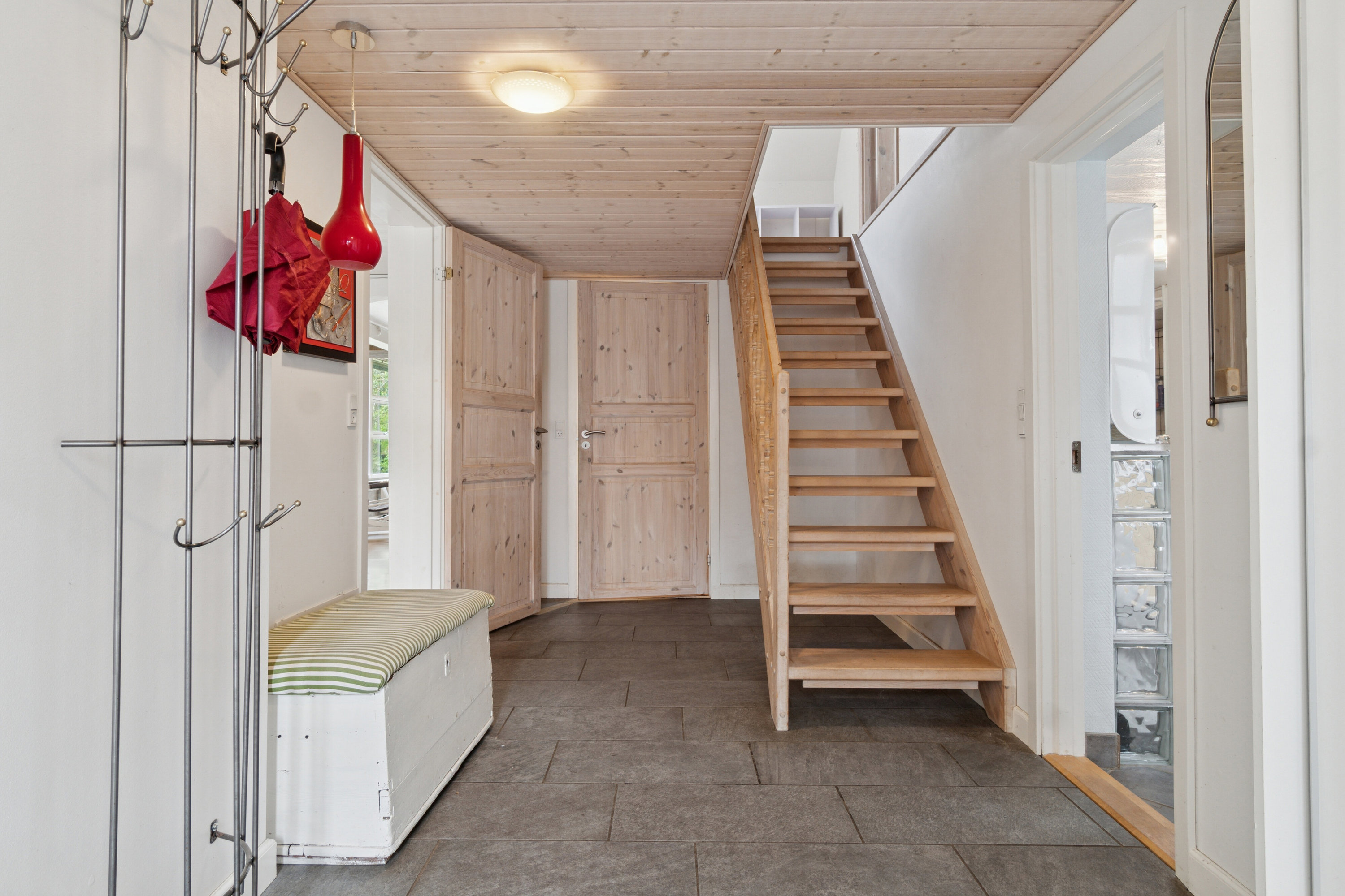 Fremhævet entré billede i fuldskærmstilstand. Billede af Savmøllevej 4, Østermarie, 3751 Østermarie