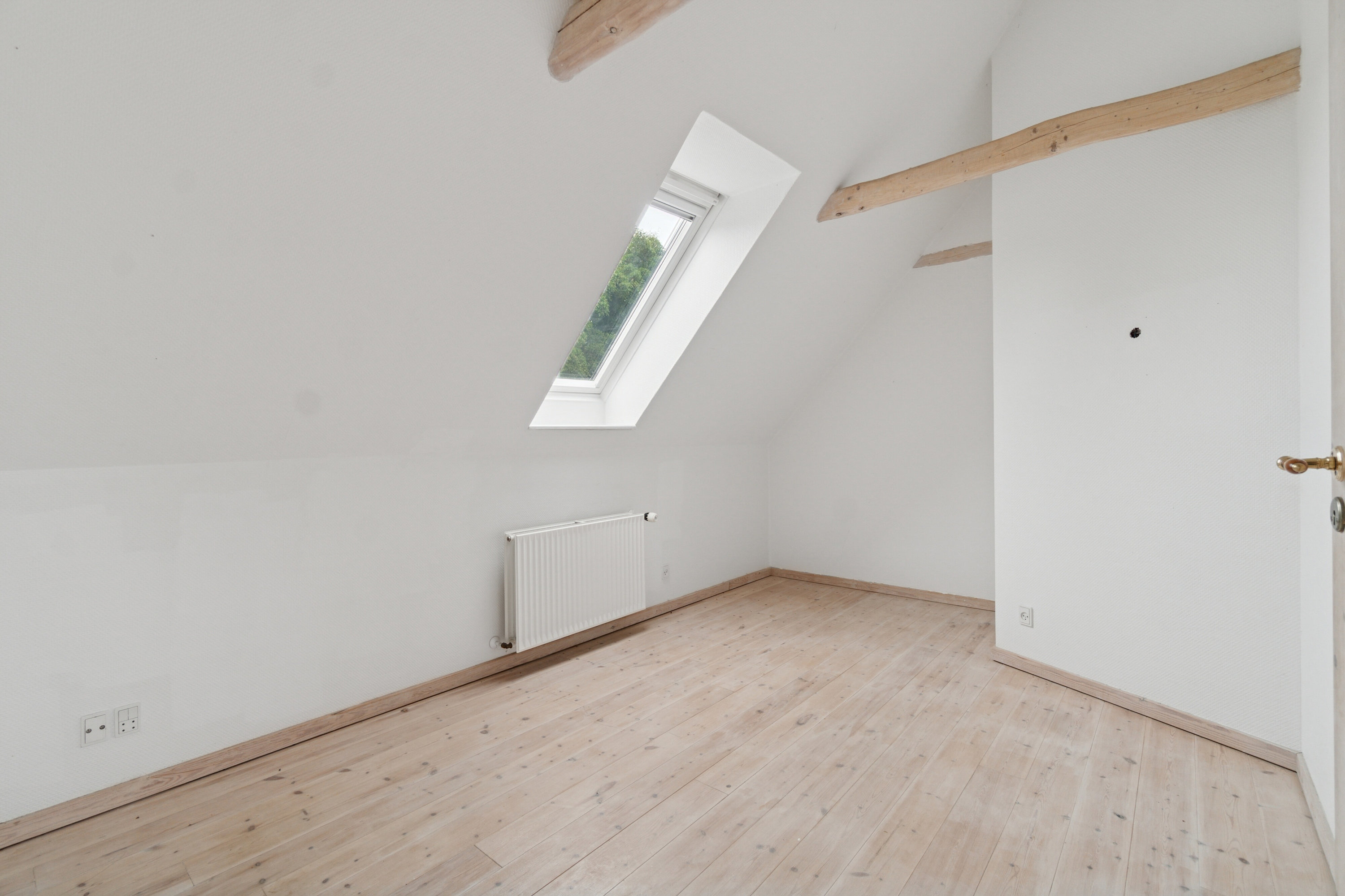 Fremhævet soveværelse billede i fuldskærmstilstand. Billede af Savmøllevej 4, Østermarie, 3751 Østermarie