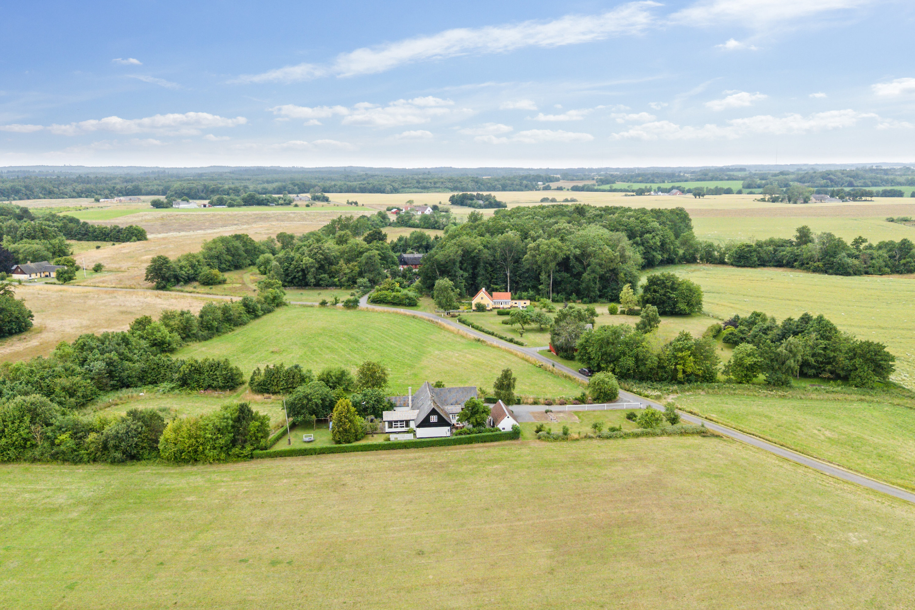 Fremhævet luftfoto billede i fuldskærmstilstand. Billede af Savmøllevej 4, Østermarie, 3751 Østermarie