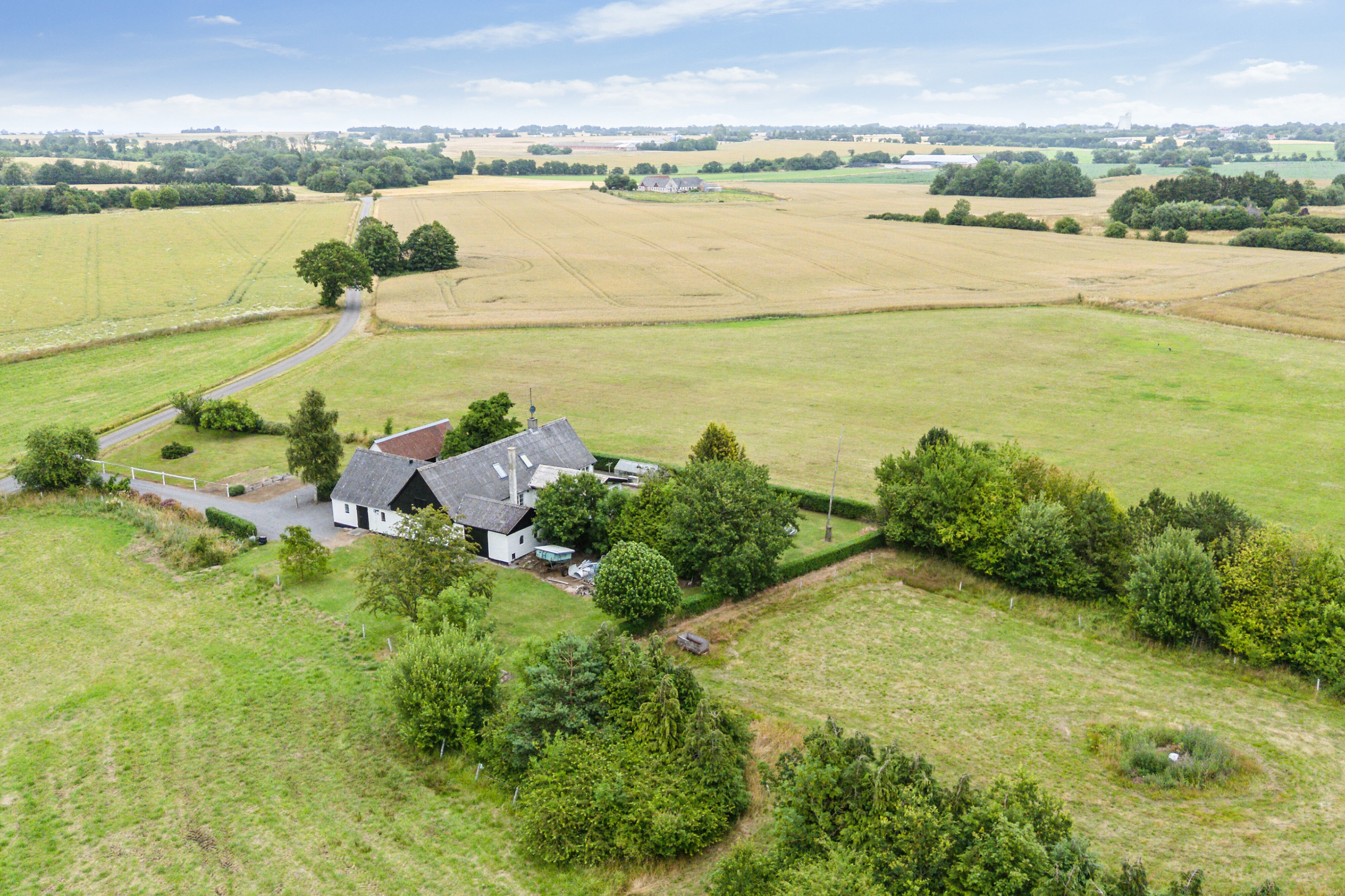 Fremhævet luftfoto billede i fuldskærmstilstand. Billede af Savmøllevej 4, Østermarie, 3751 Østermarie