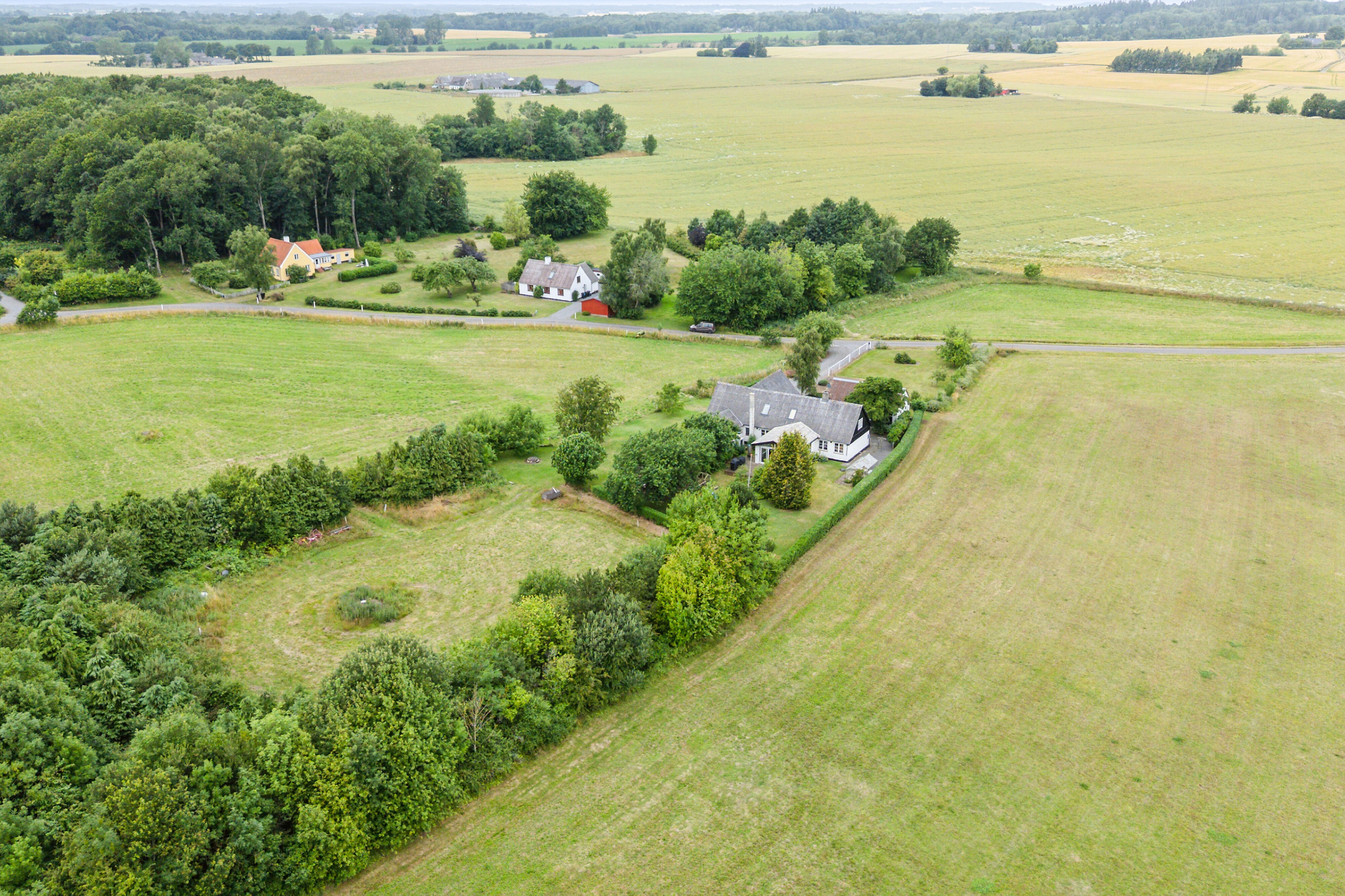 Fremhævet luftfoto billede i fuldskærmstilstand. Billede af Savmøllevej 4, Østermarie, 3751 Østermarie