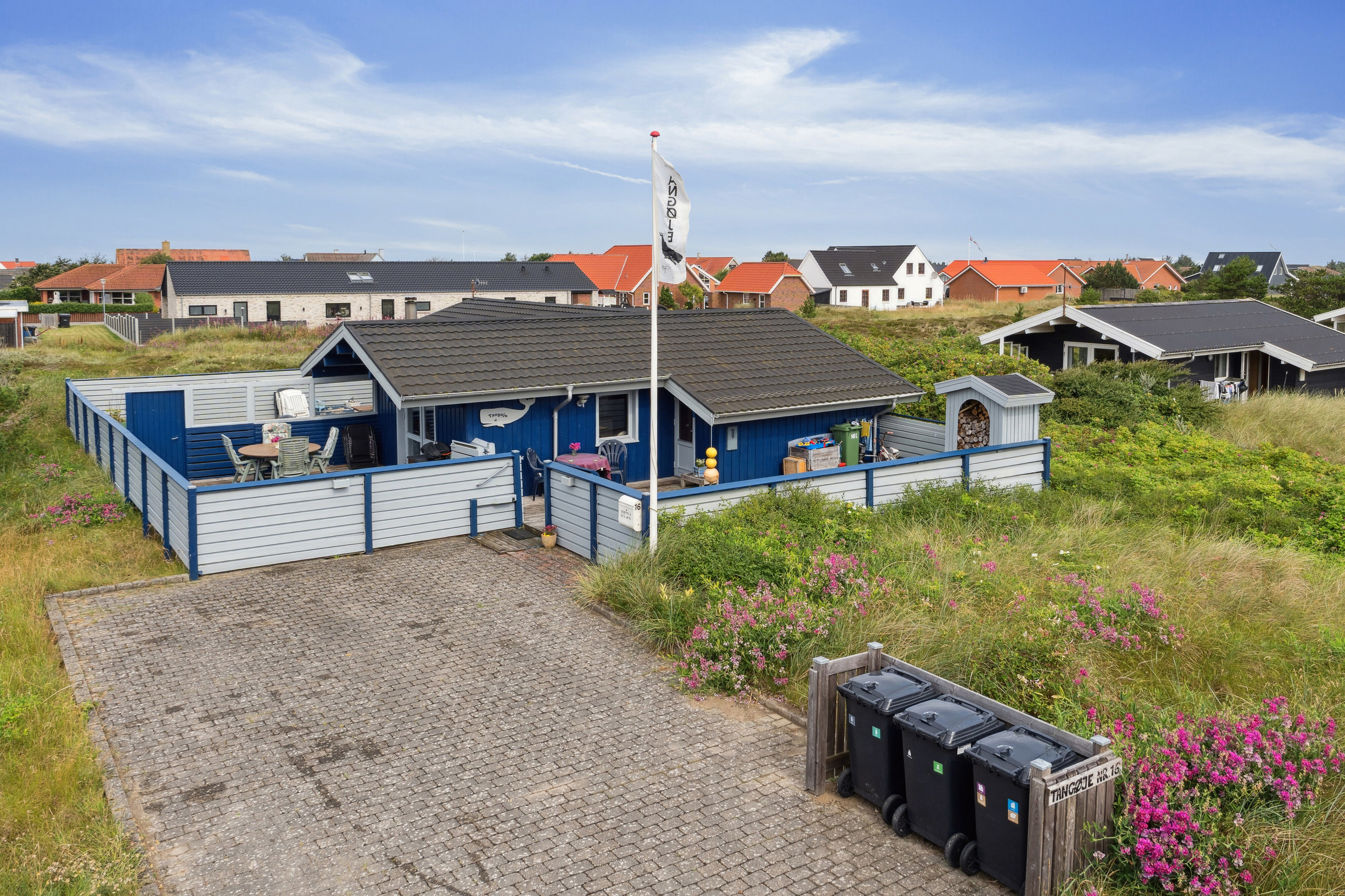 Fritidshus: Set fra vejen på Store Knuds Vej 16, Vorupør, 7700 Thisted