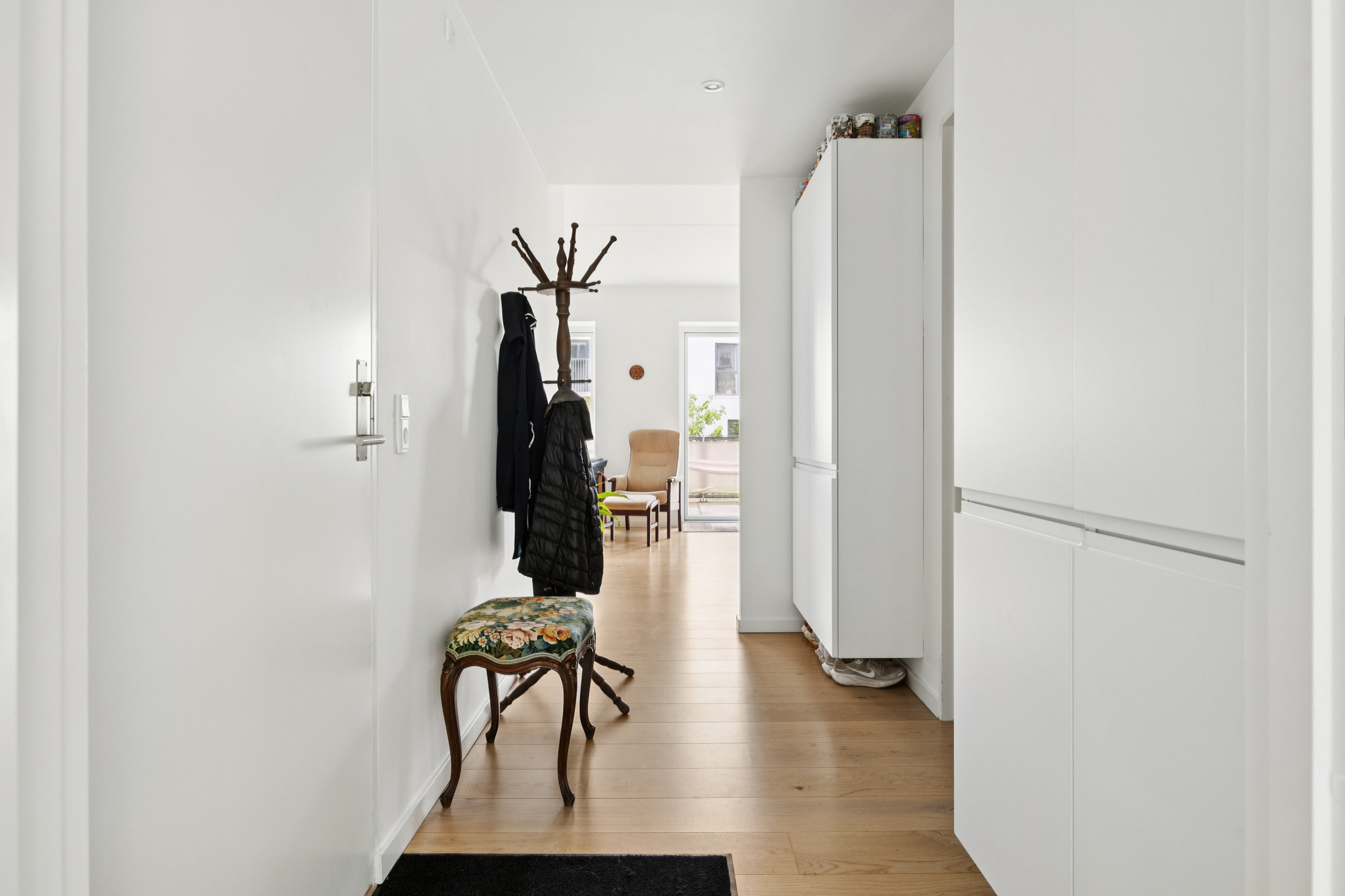 Fremhævet gang billede i fuldskærmstilstand. Billede af Søndre Badevej 4H, st.. th., 4600 Køge