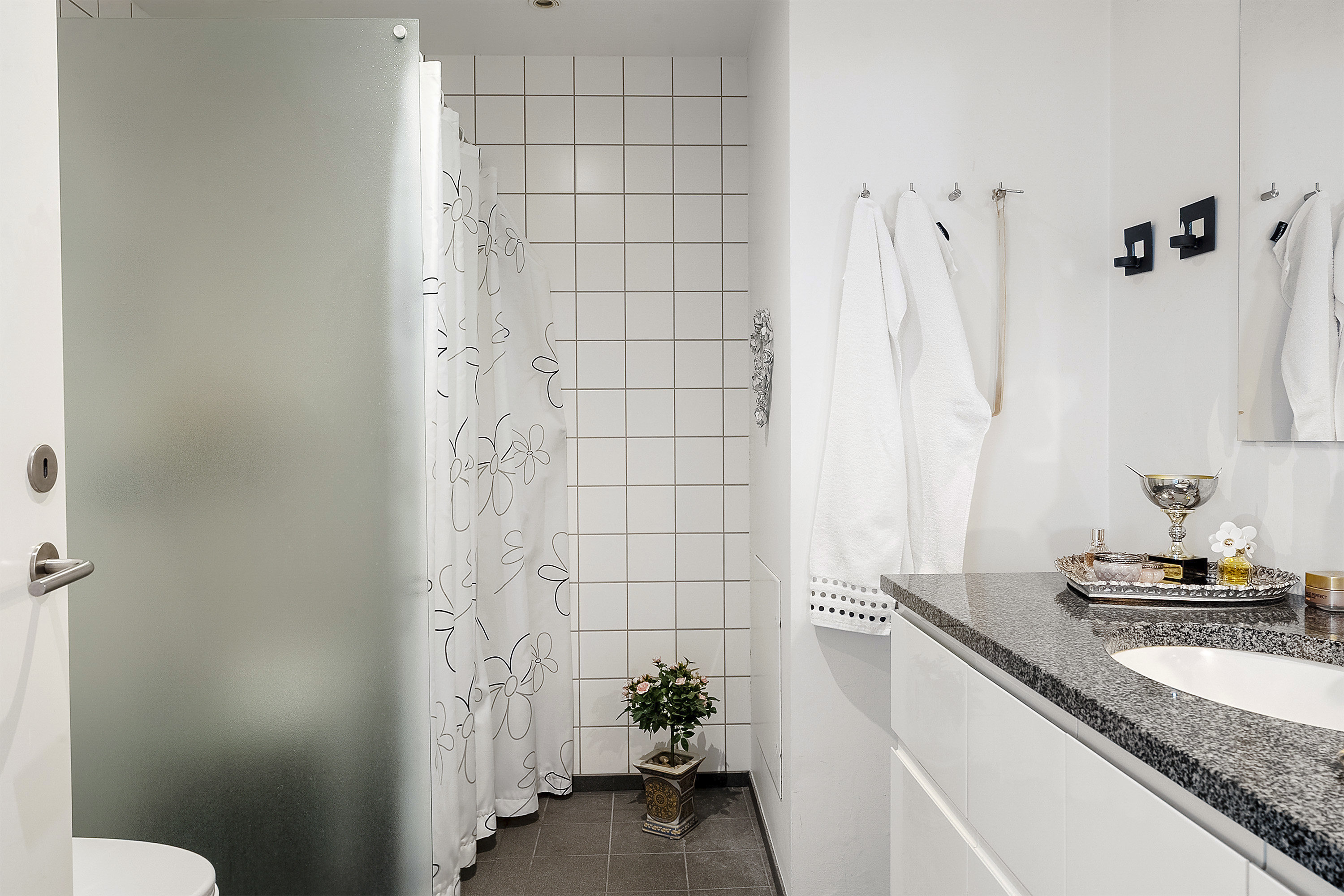 Fremhævet badeværelse billede i fuldskærmstilstand. Billede af Godsbanegade 7, 1. mf., 8700 Horsens