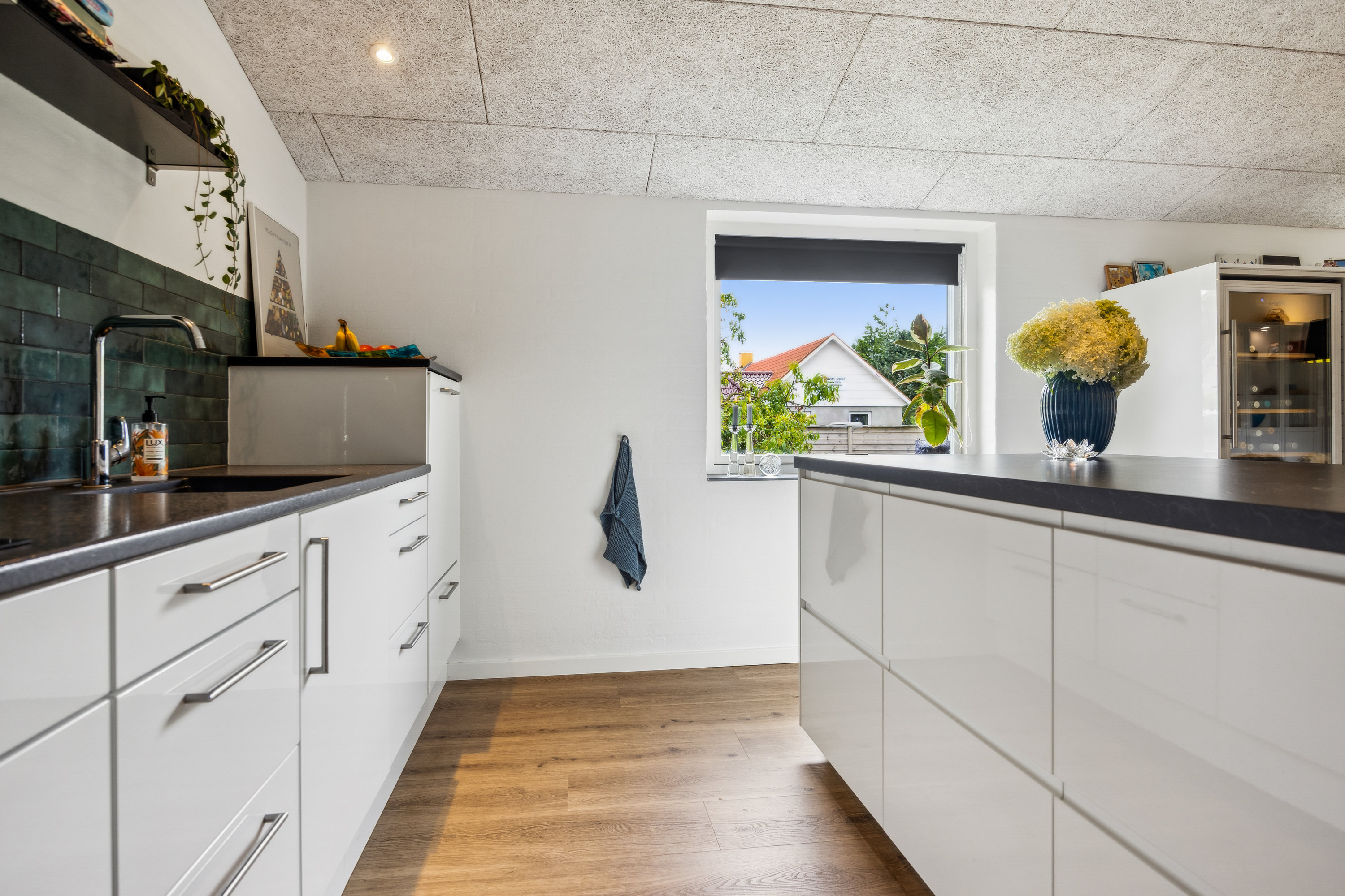 Fremhævet køkken billede i fuldskærmstilstand. Billede af Tylstrupvej 28, Ravnstrup, 9320 Hjallerup