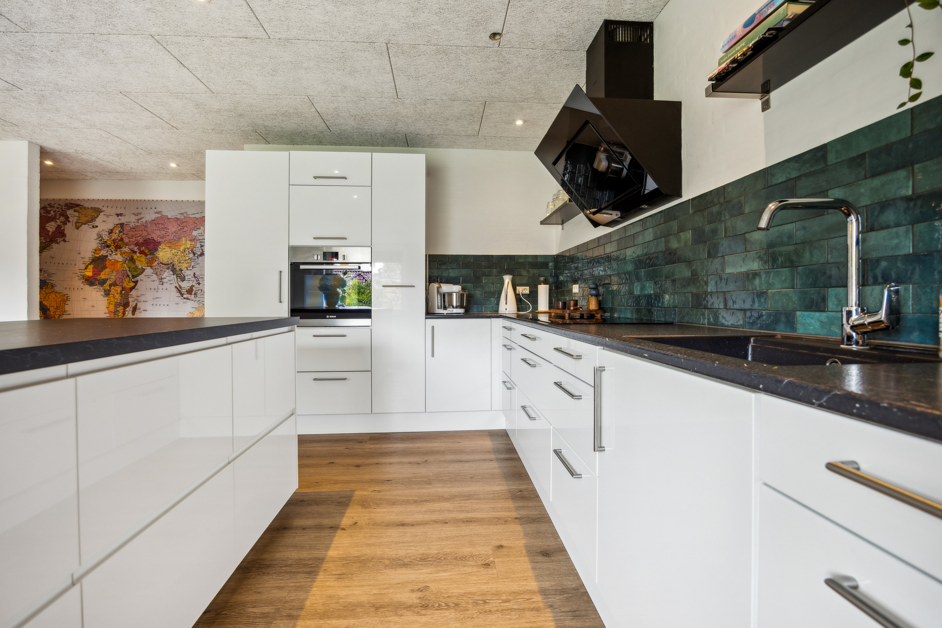 Fremhævet køkken billede i fuldskærmstilstand. Billede af Tylstrupvej 28, Ravnstrup, 9320 Hjallerup