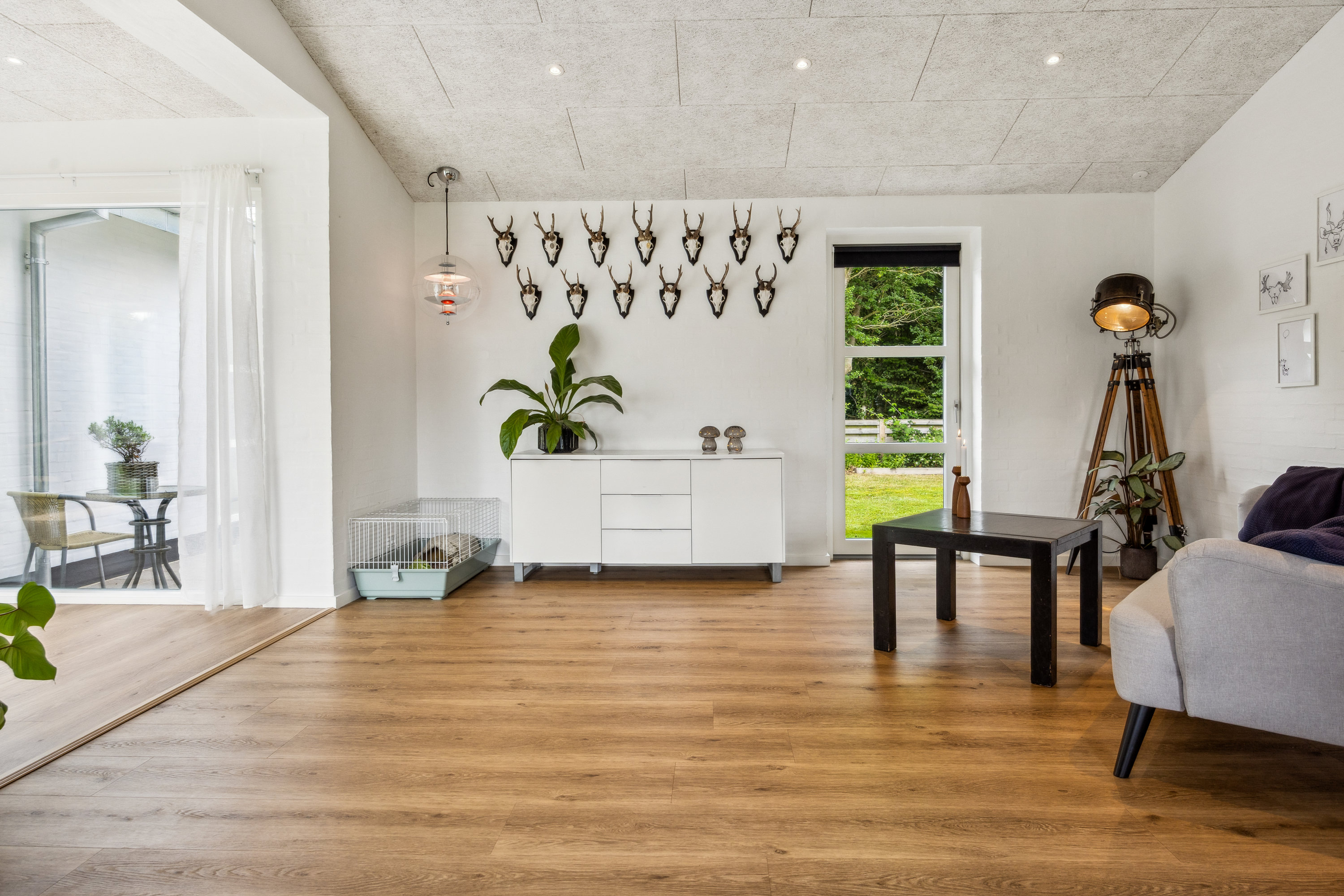 Fremhævet stue billede i fuldskærmstilstand. Billede af Tylstrupvej 28, Ravnstrup, 9320 Hjallerup