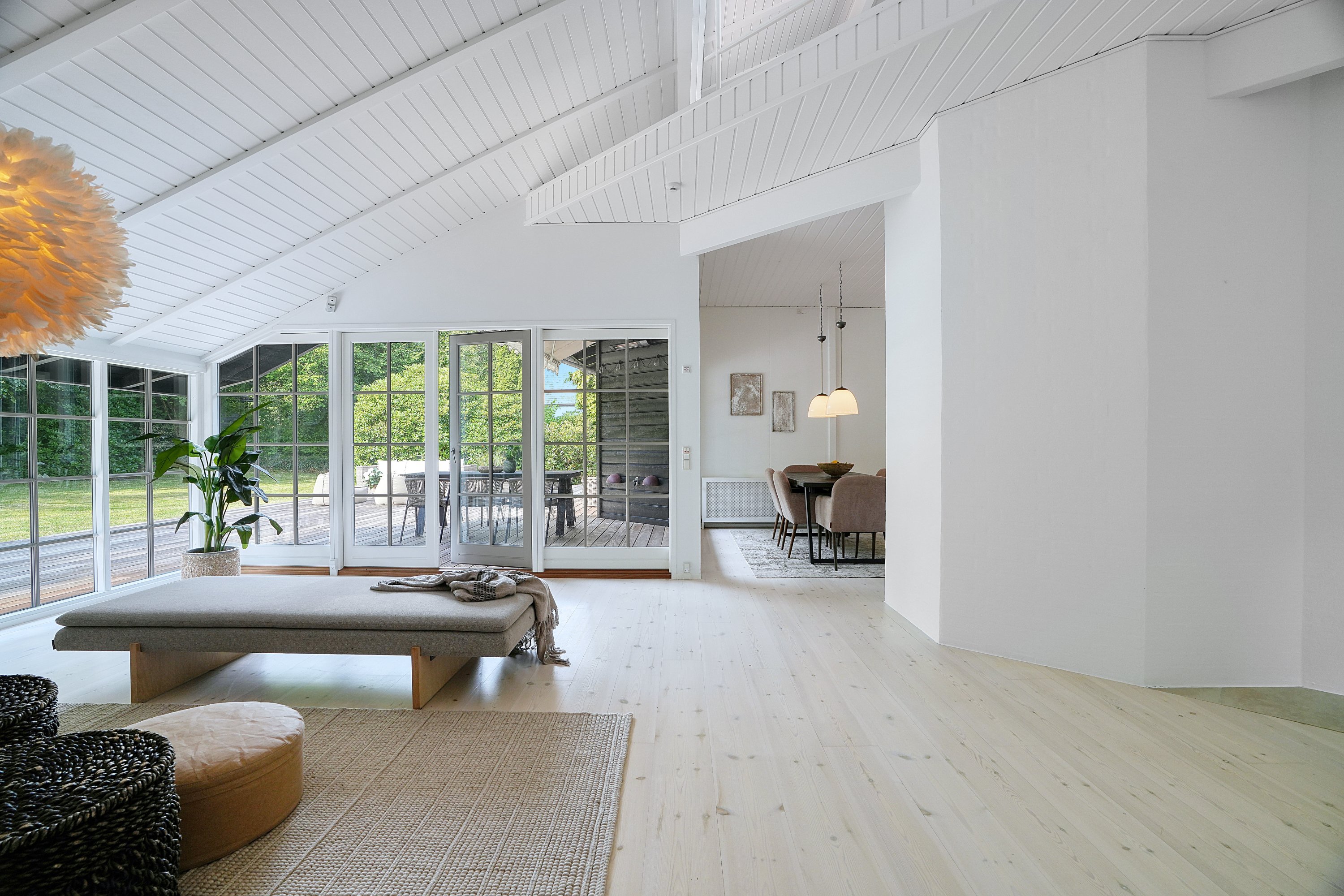 Fremhævet stue billede i fuldskærmstilstand. Billede af Kystvej 37A, 3100 Hornbæk