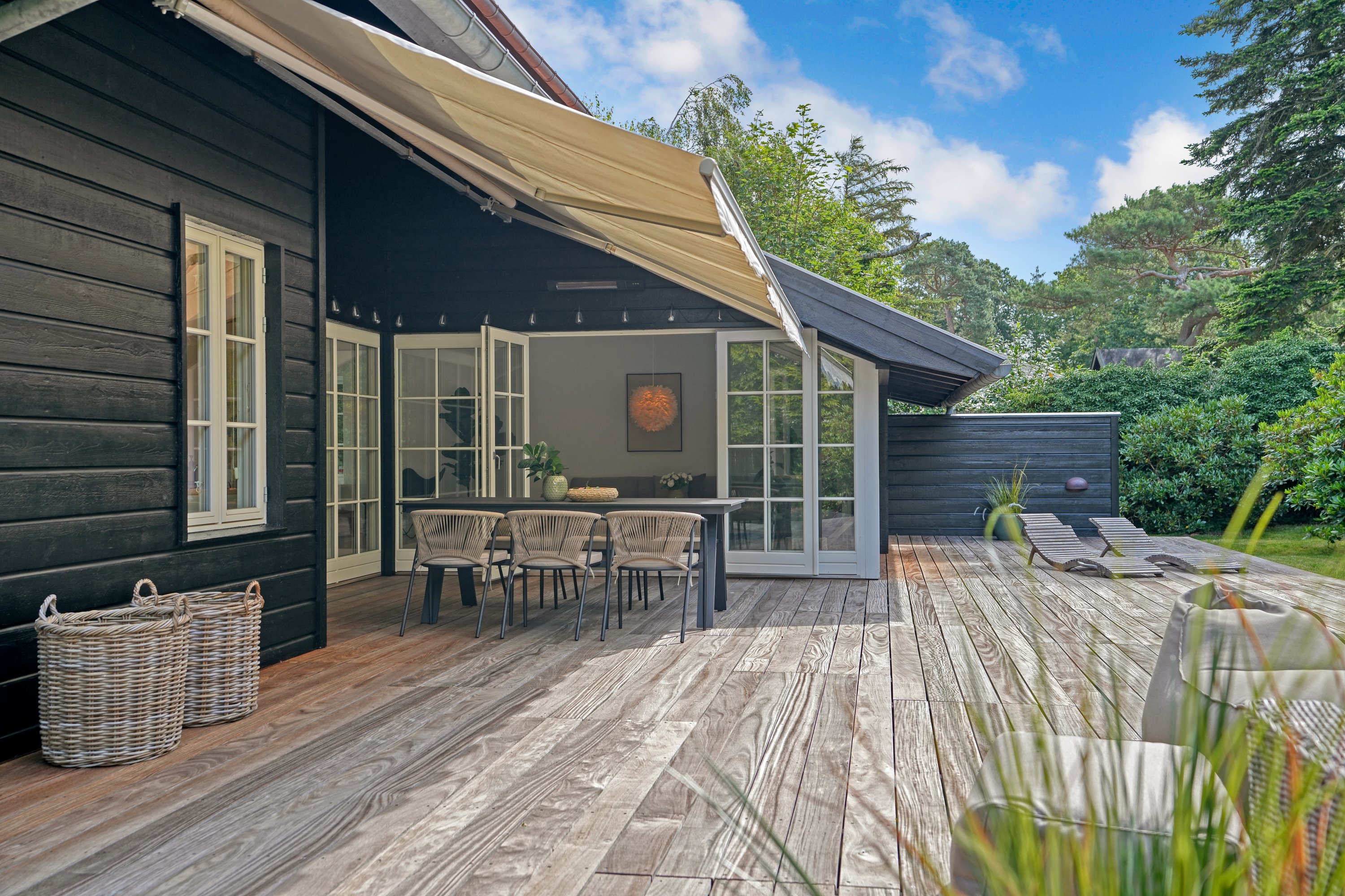 Fremhævet terrasse billede i fuldskærmstilstand. Billede af Kystvej 37A, 3100 Hornbæk