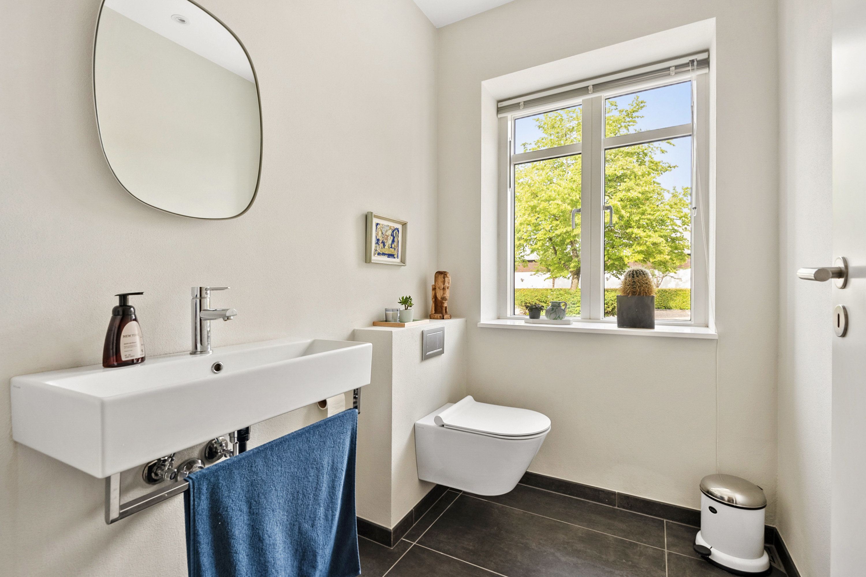 Fremhævet badeværelse billede i fuldskærmstilstand. Billede af Hoptrup Hovedgade 131, Hoptrup, 6100 Haderslev