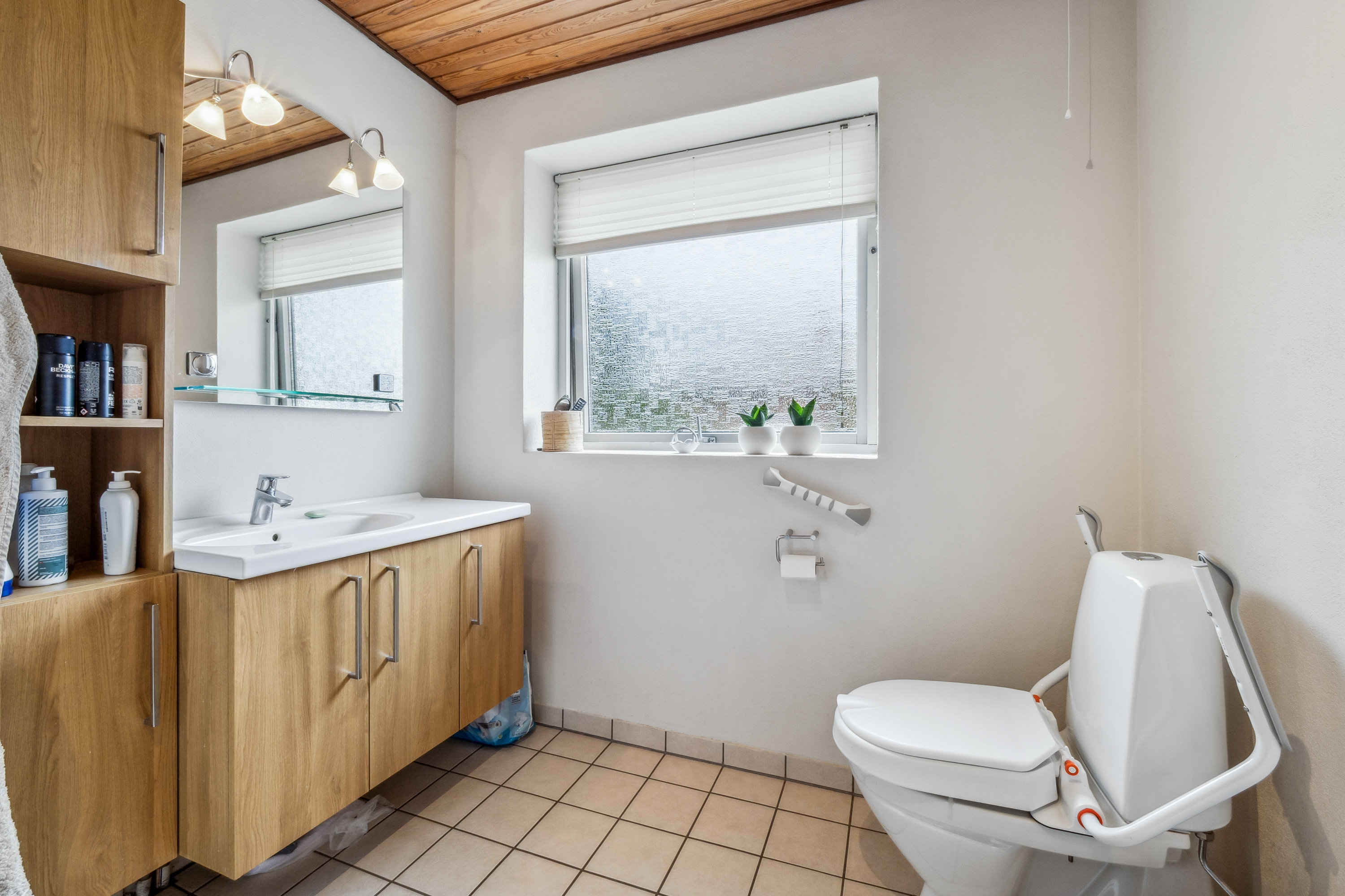 Fremhævet badeværelse billede i fuldskærmstilstand. Billede af Næssundvej 464, Karby, 7960 Karby