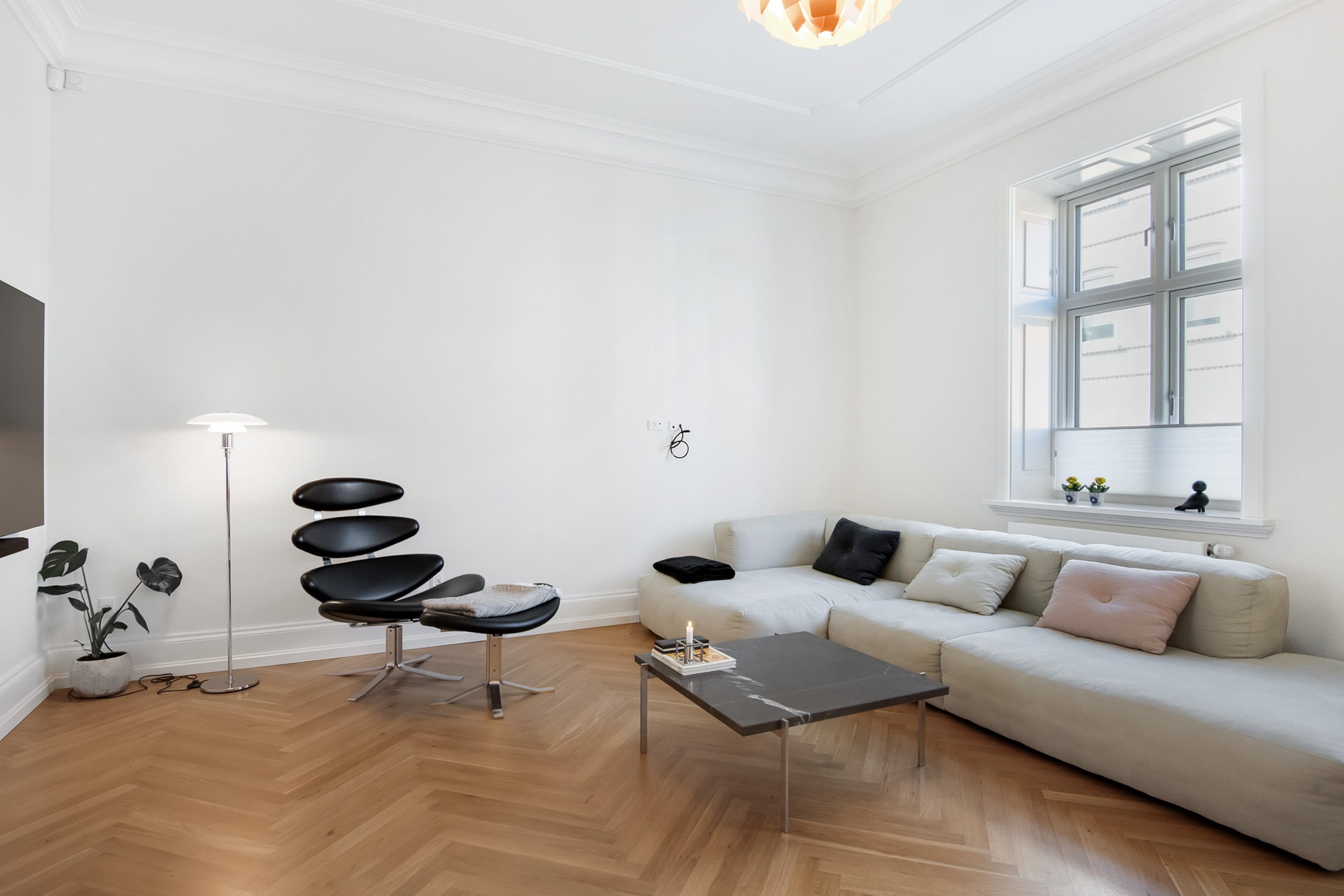 Fremhævet stue billede i fuldskærmstilstand. Billede af Jernbanegade 17, st.. th., 9000 Aalborg