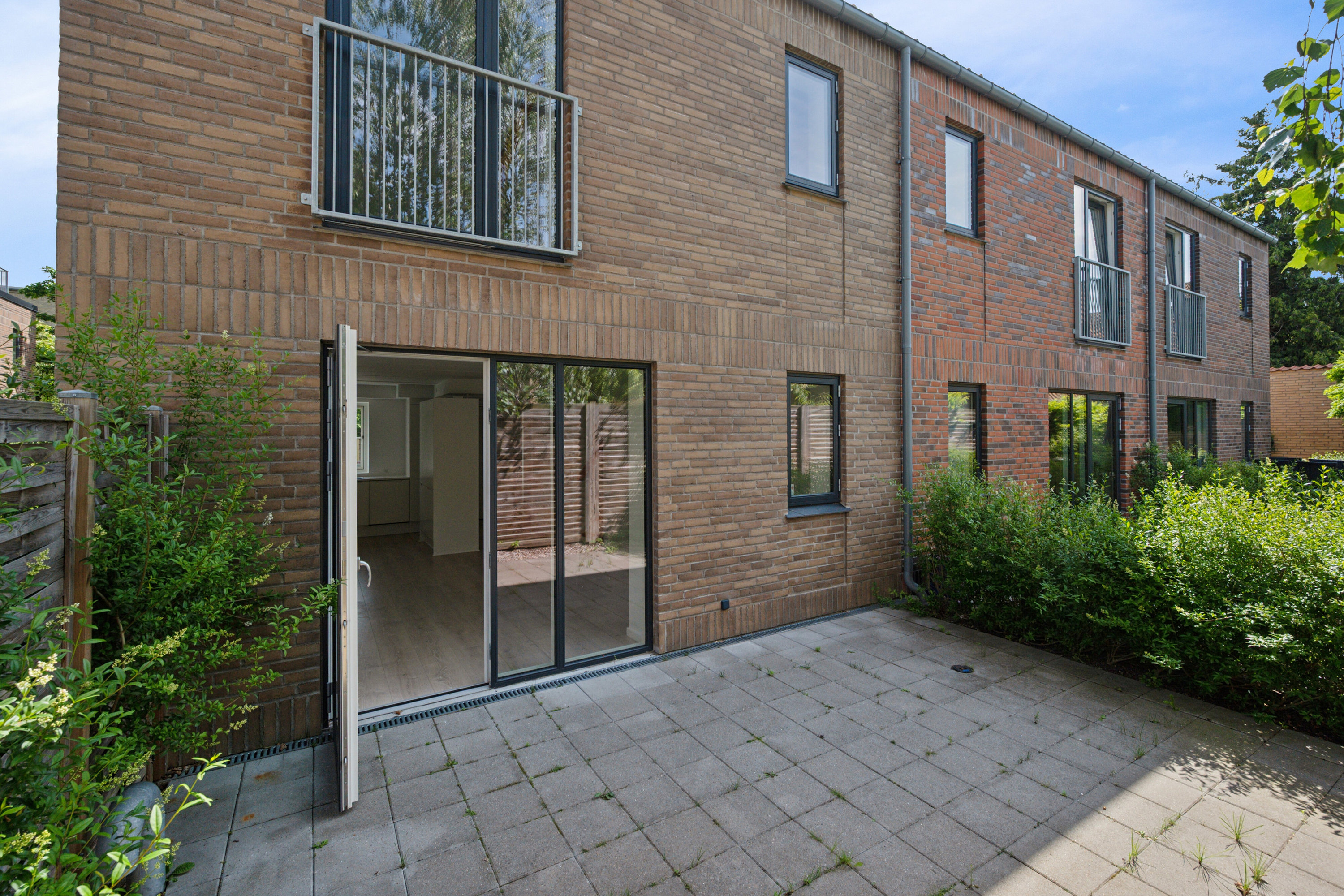 Fremhævet set fra vejen billede i fuldskærmstilstand. Billede af Kongovej 14A, 2300 København S