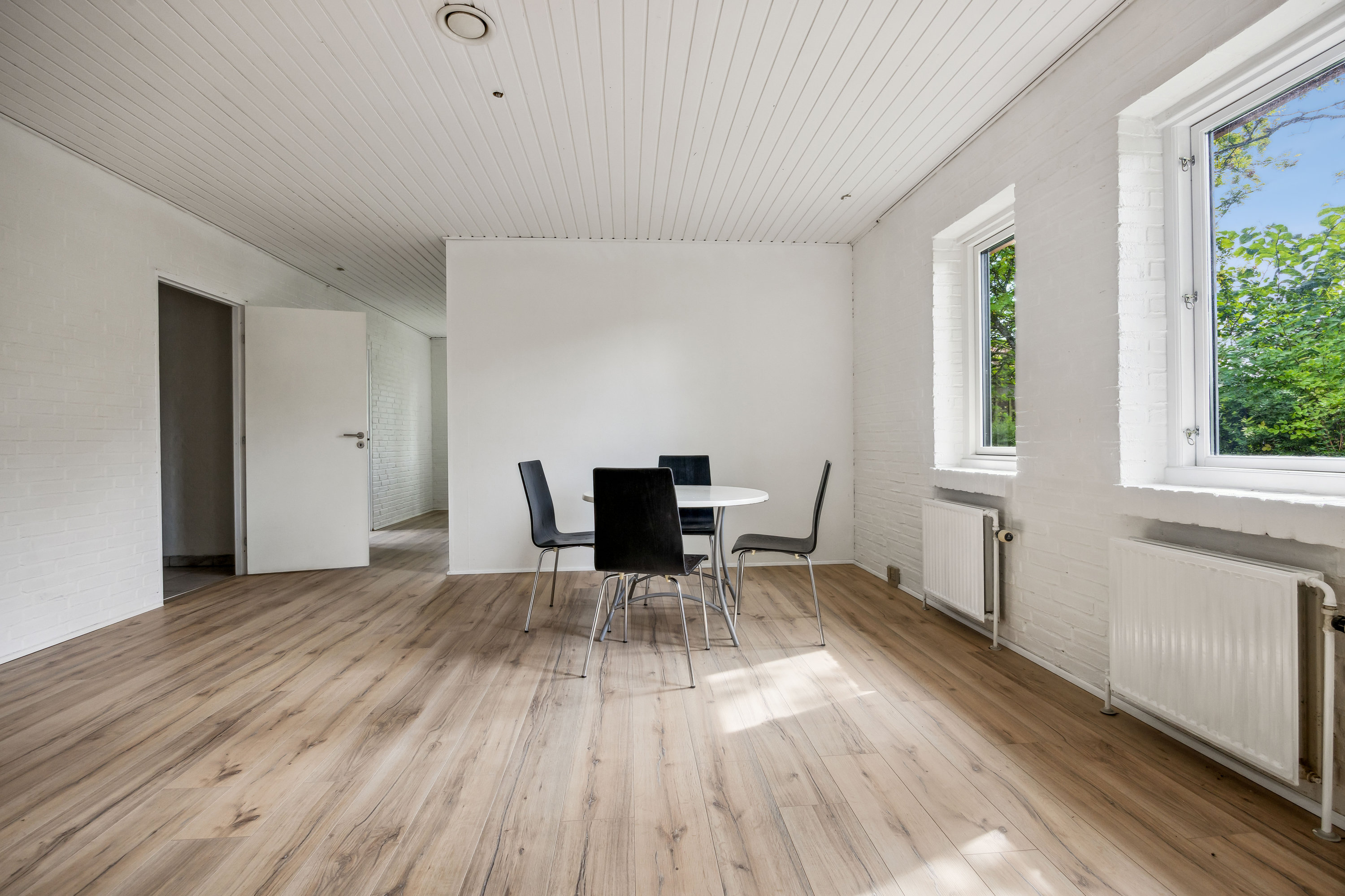 Fremhævet køkken-alrum billede i fuldskærmstilstand. Billede af Jernbanegade 16, 9610 Nørager