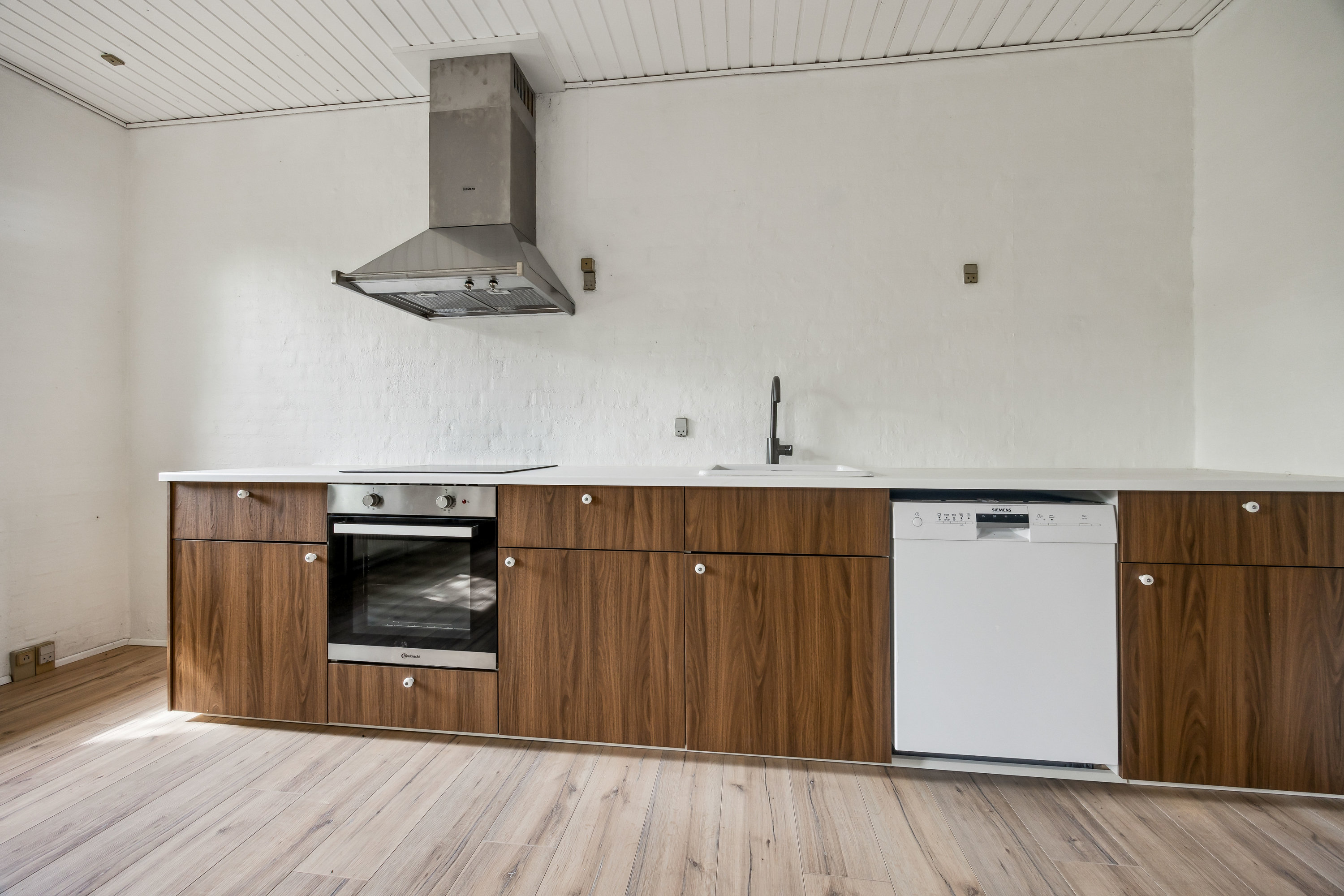 Fremhævet køkken-alrum billede i fuldskærmstilstand. Billede af Jernbanegade 16, 9610 Nørager