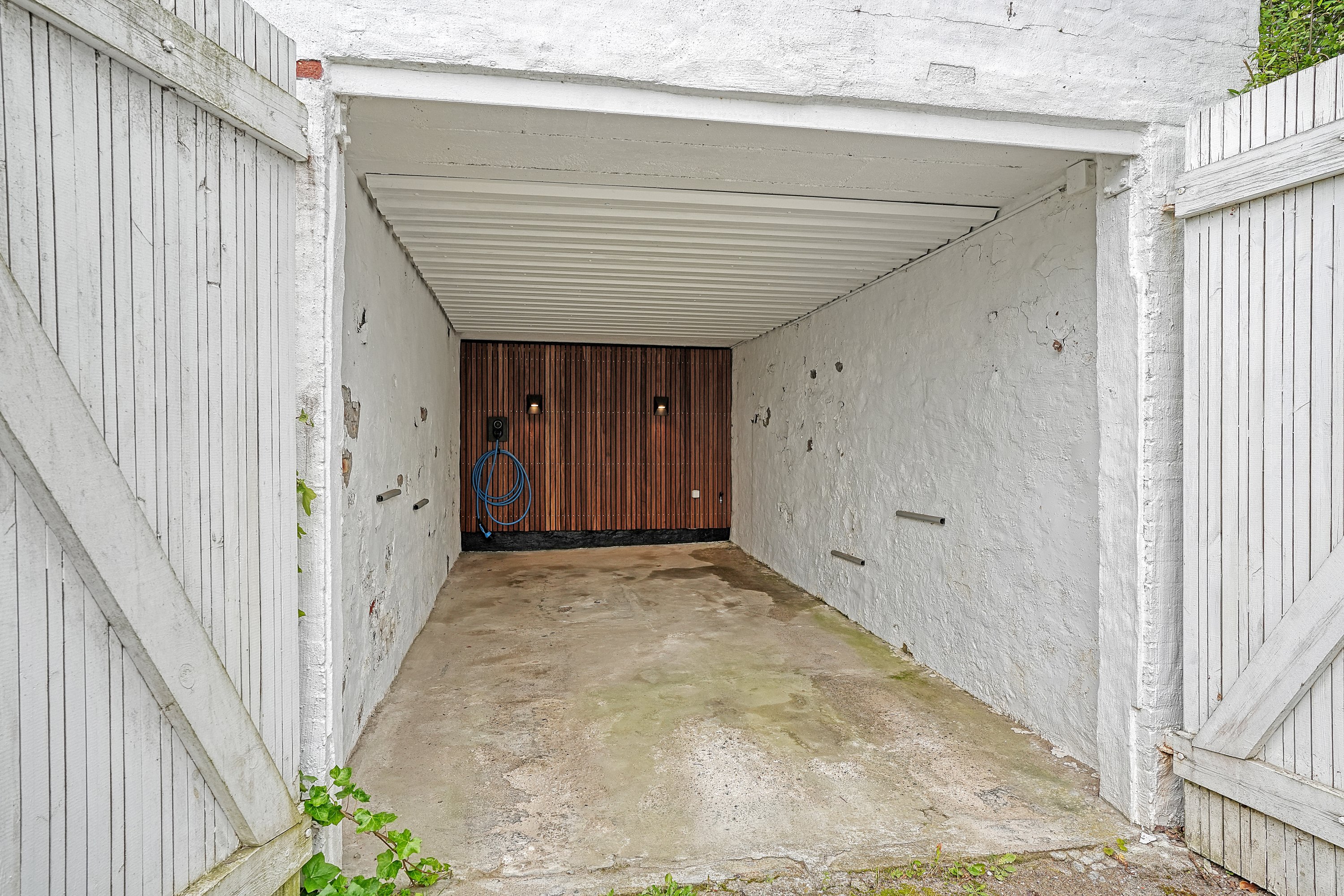 Fremhævet garage billede i fuldskærmstilstand. Billede af Buddinge Hovedgade 181, 2860 Søborg