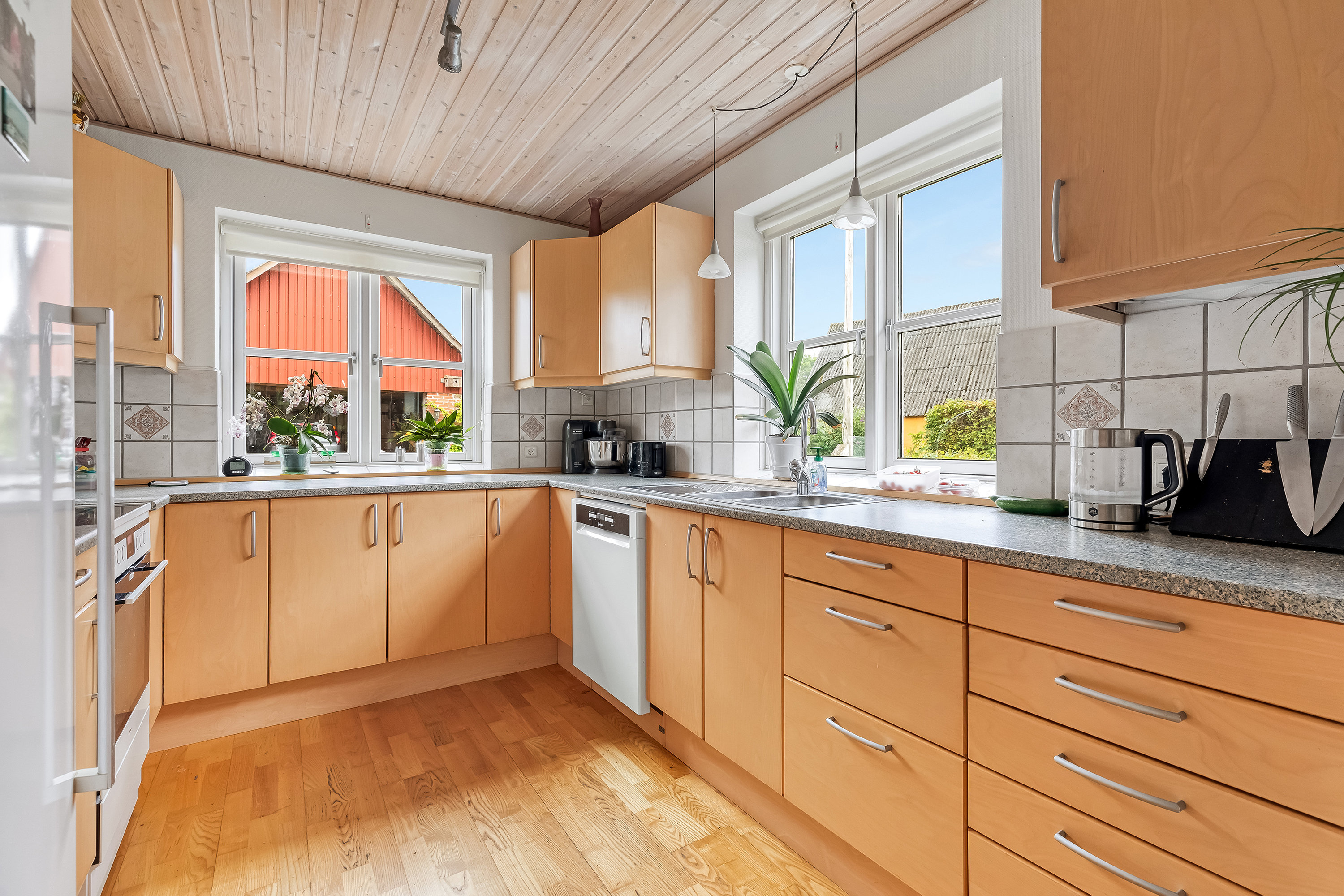 Fremhævet køkken/alrum billede i fuldskærmstilstand. Billede af Bygaden 16B, Lille Rørbæk, 3600 Frederikssund