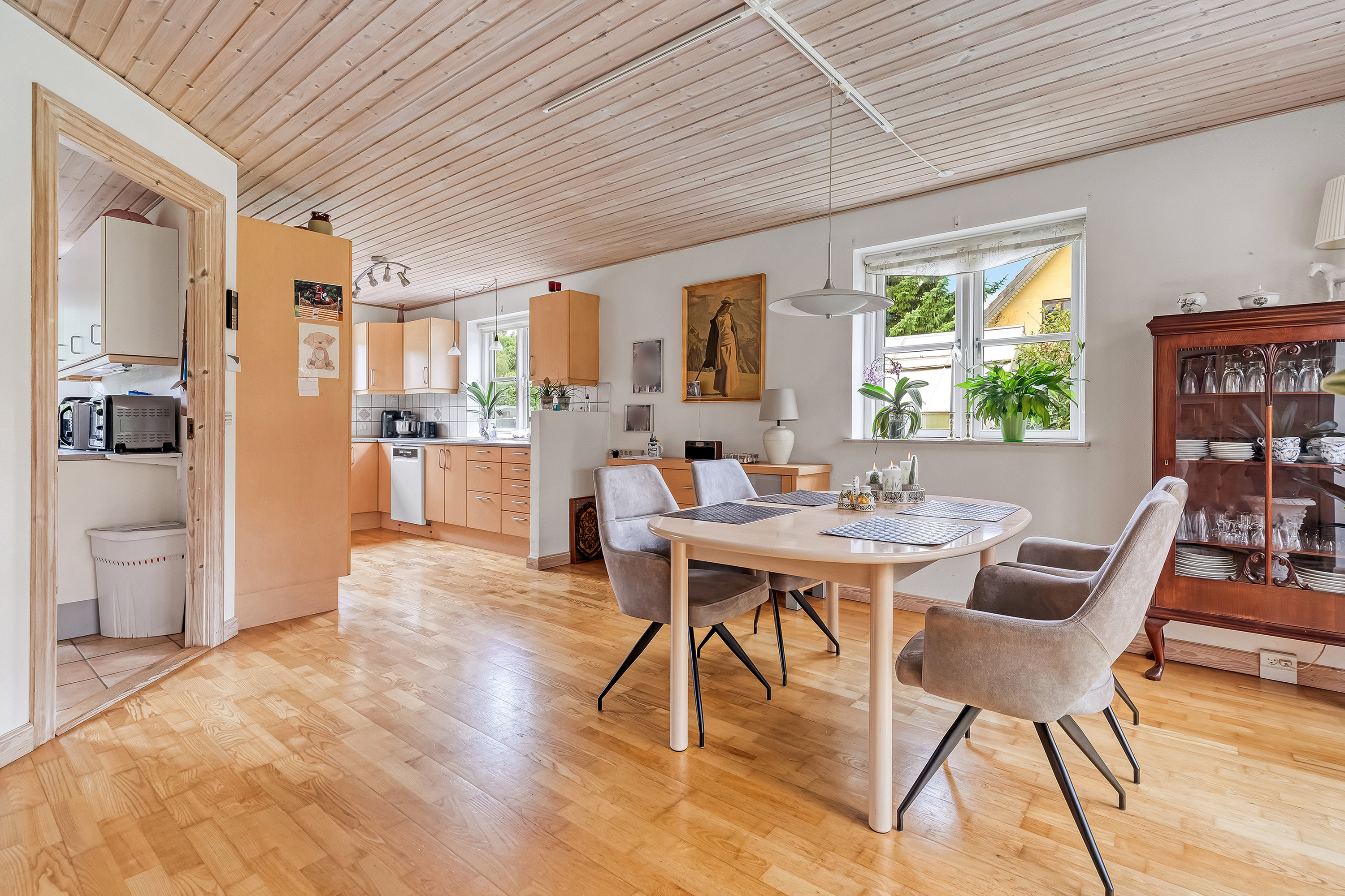 Fremhævet køkken/alrum billede i fuldskærmstilstand. Billede af Bygaden 16B, Lille Rørbæk, 3600 Frederikssund