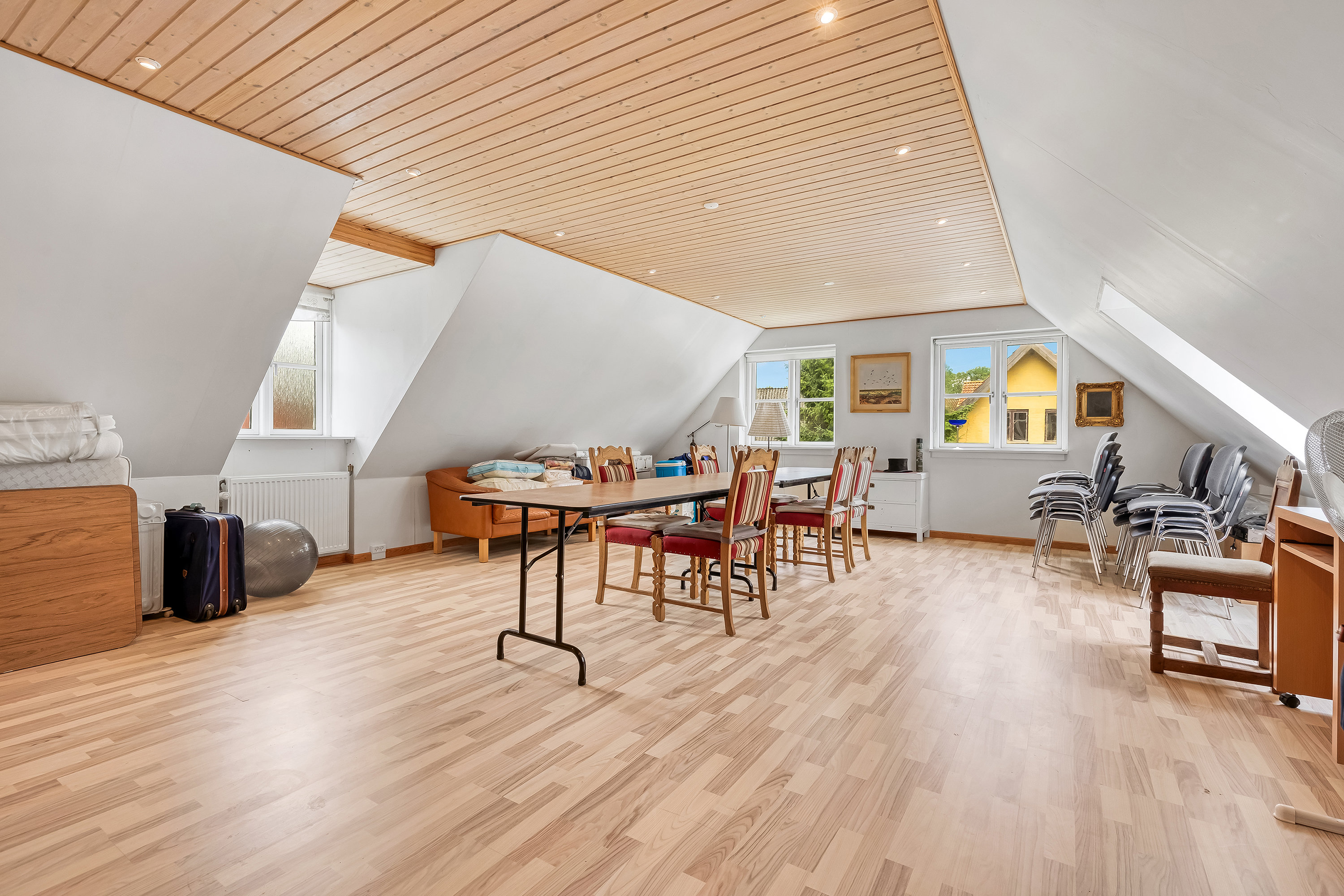 Fremhævet stue 1. sal billede i fuldskærmstilstand. Billede af Bygaden 16B, Lille Rørbæk, 3600 Frederikssund