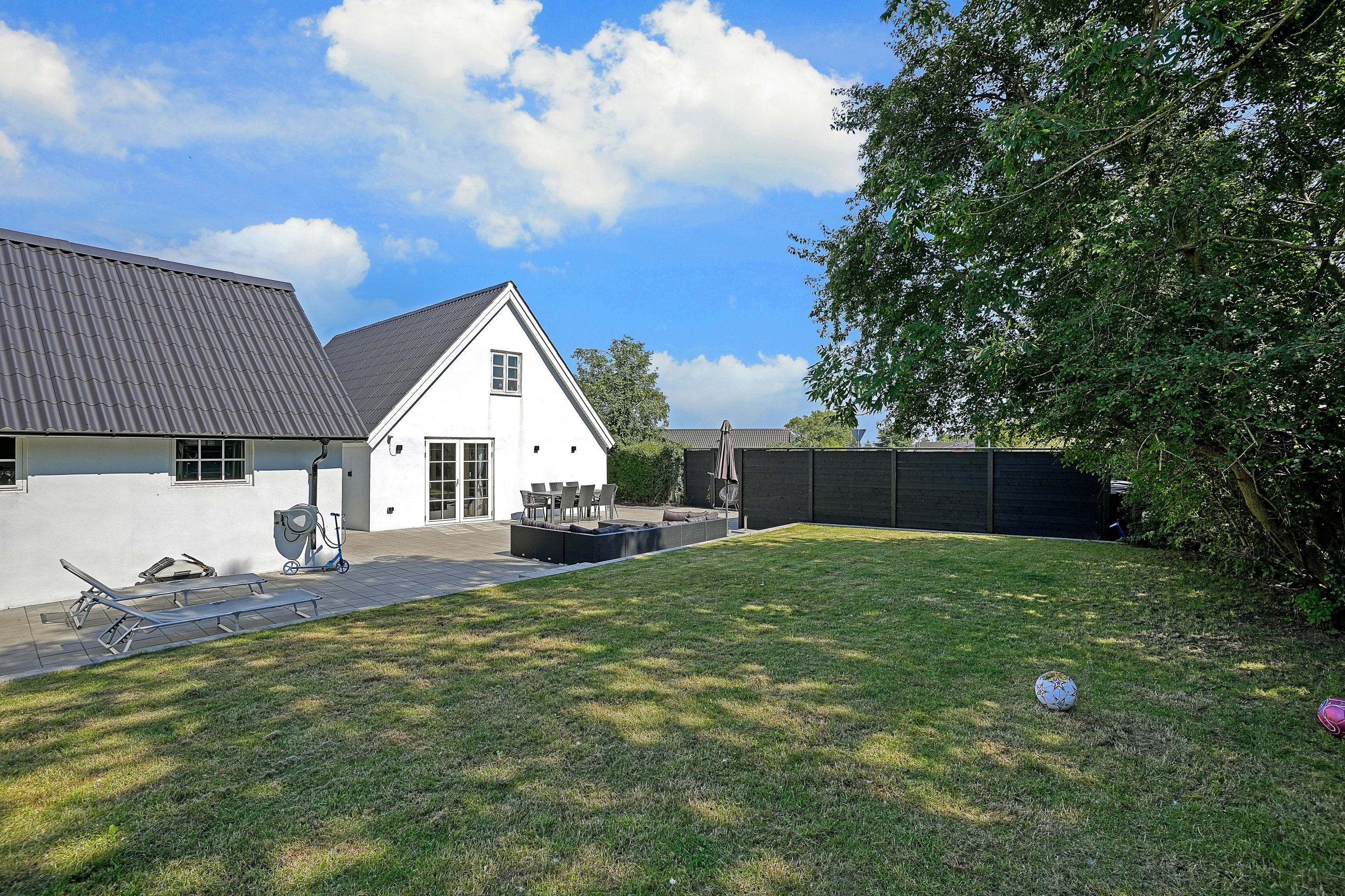 Fremhævet have billede i fuldskærmstilstand. Billede af Yderholmvej 22, Solrød, 2680 Solrød Strand