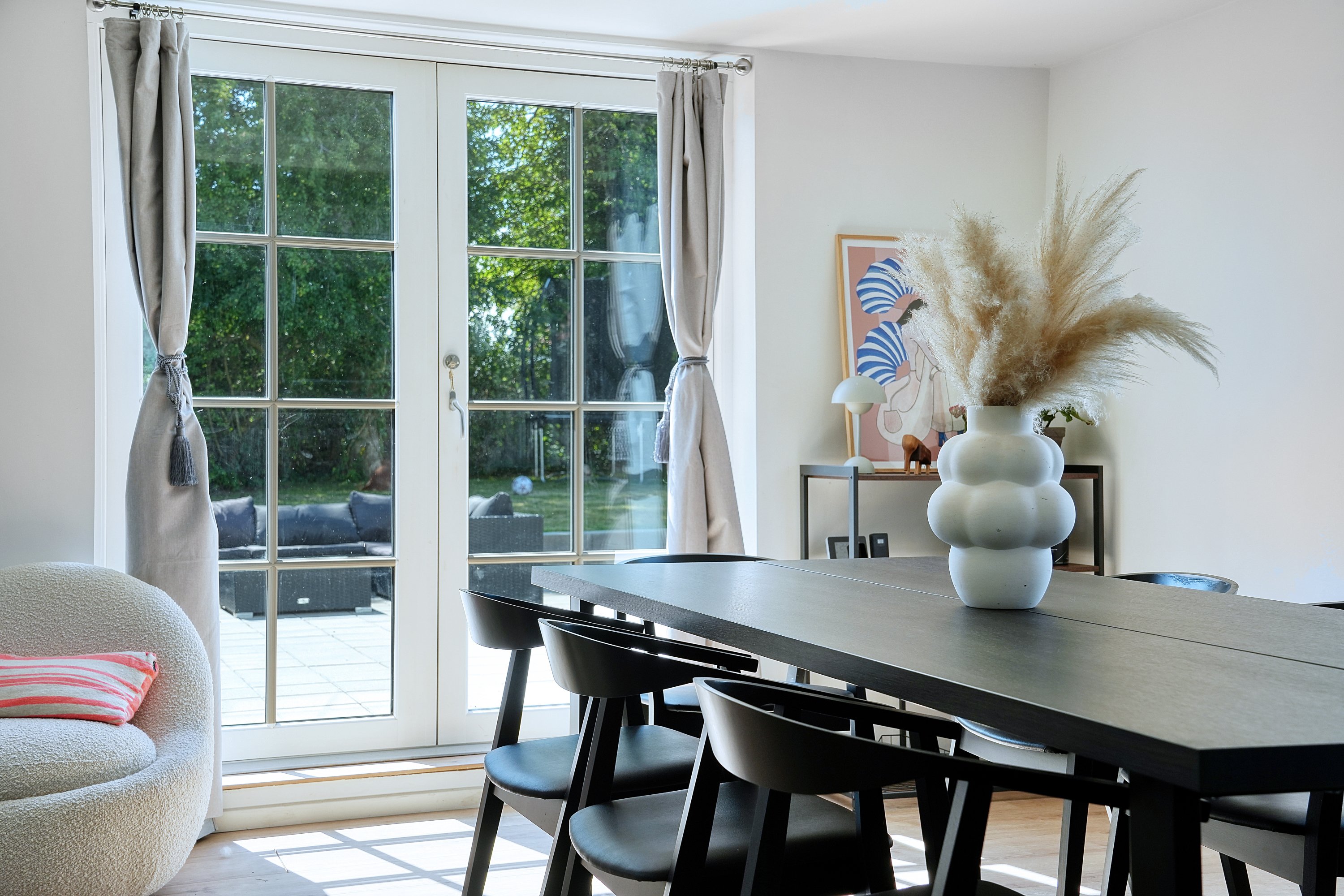 Fremhævet stue billede i fuldskærmstilstand. Billede af Yderholmvej 22, Solrød, 2680 Solrød Strand