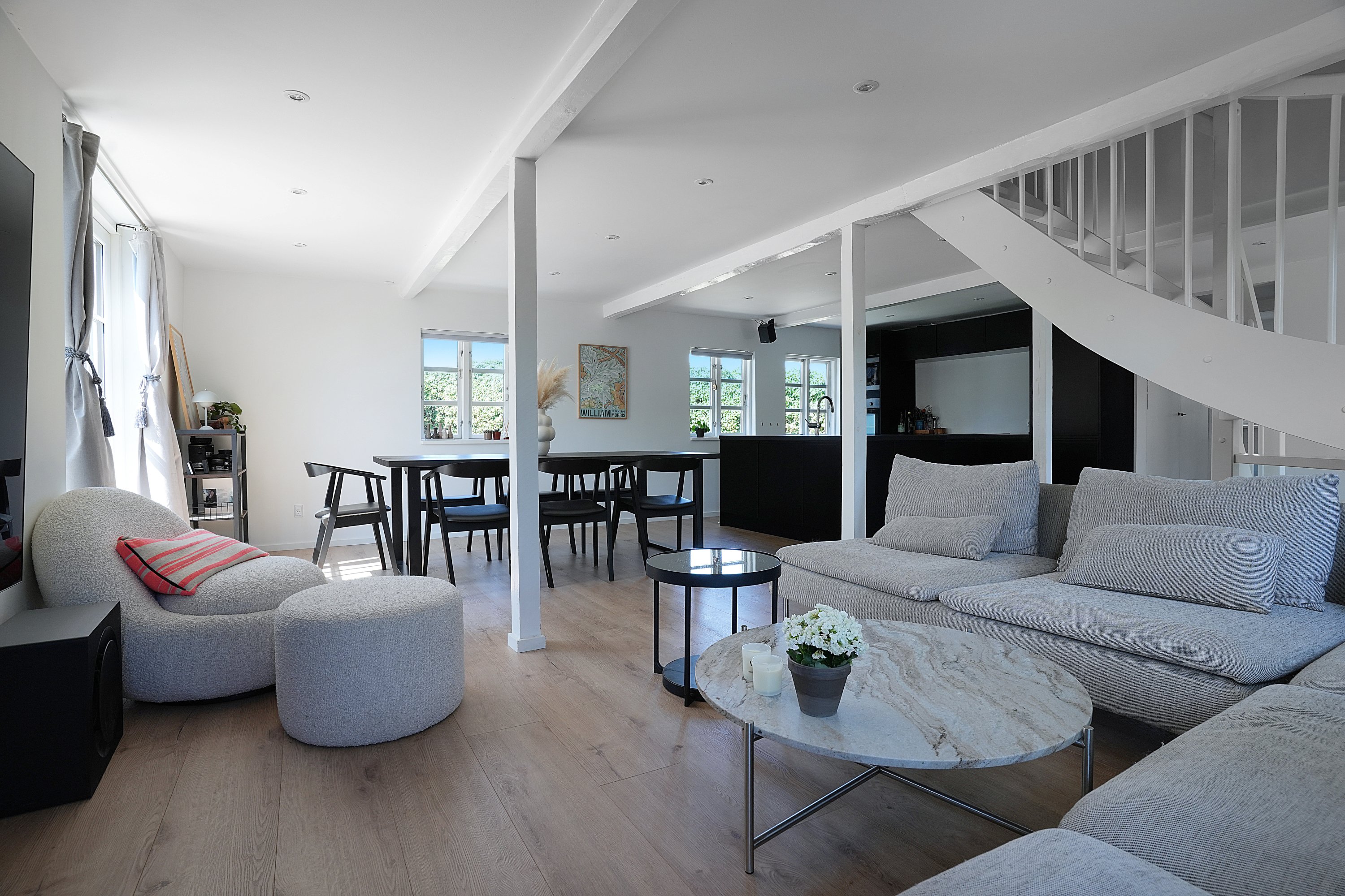 Fremhævet stue billede i fuldskærmstilstand. Billede af Yderholmvej 22, Solrød, 2680 Solrød Strand