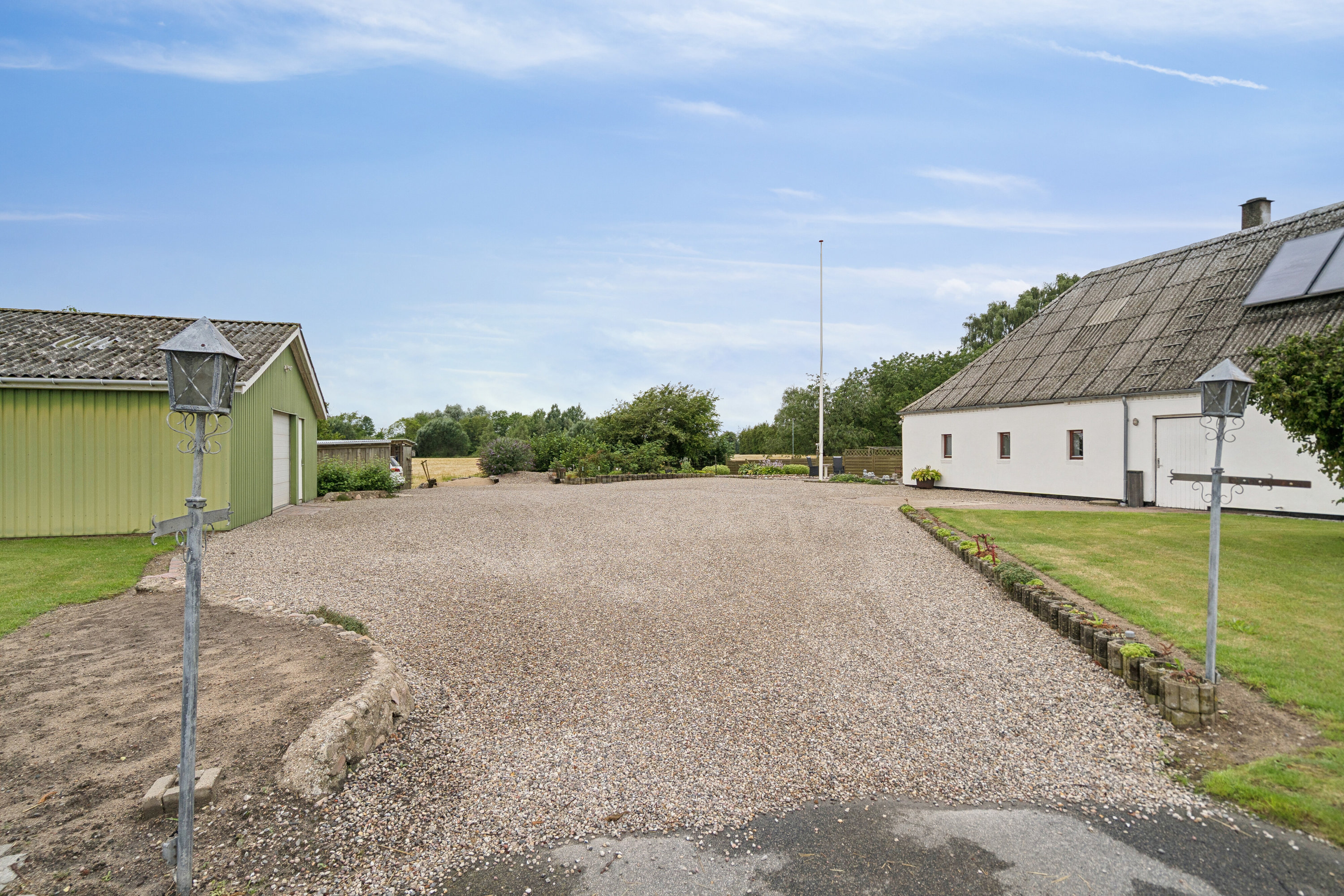 Fremhævet set fra haven billede i fuldskærmstilstand. Billede af Nyborgvej 33, Refsvindinge, 5853 Ørbæk