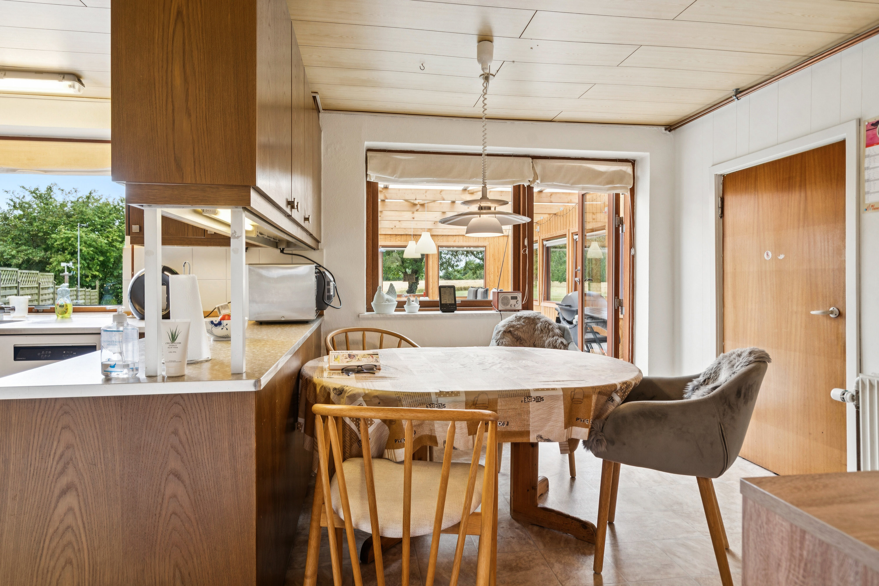 Fremhævet spisestue billede i fuldskærmstilstand. Billede af Nyborgvej 33, Refsvindinge, 5853 Ørbæk