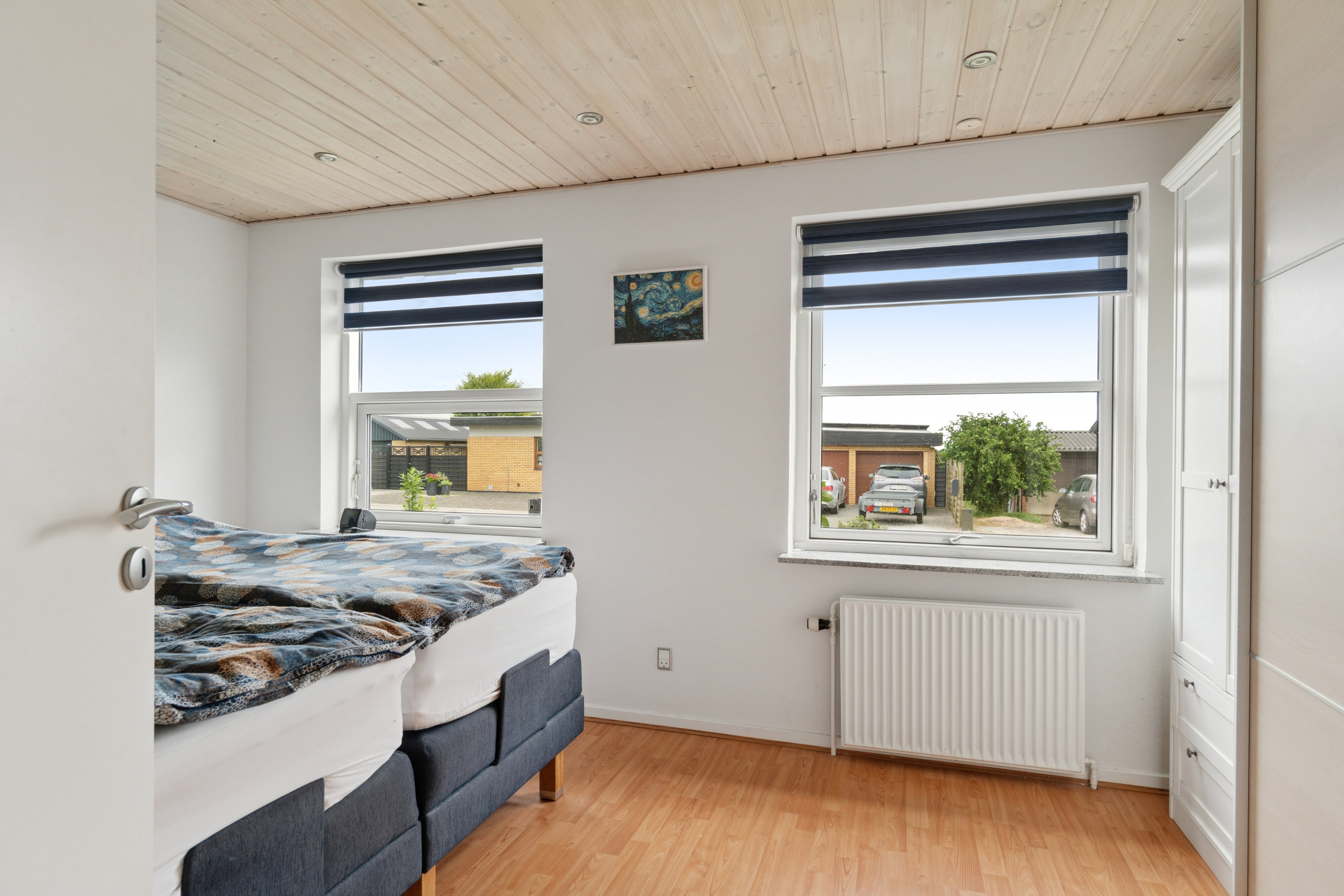 Fremhævet soveværelse billede i fuldskærmstilstand. Billede af Anemonevej 11, 8722 Hedensted