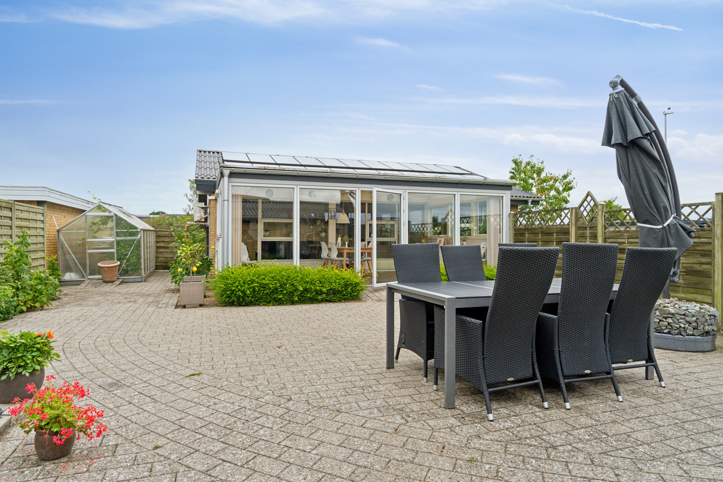 Fremhævet terrasse billede i fuldskærmstilstand. Billede af Anemonevej 11, 8722 Hedensted