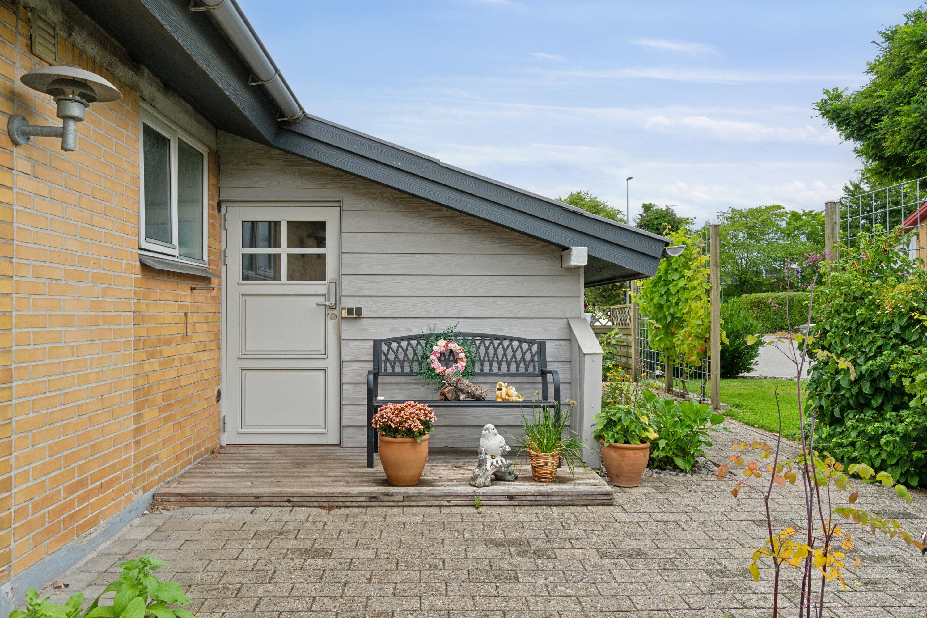 Fremhævet set fra haven billede i fuldskærmstilstand. Billede af Anemonevej 11, 8722 Hedensted