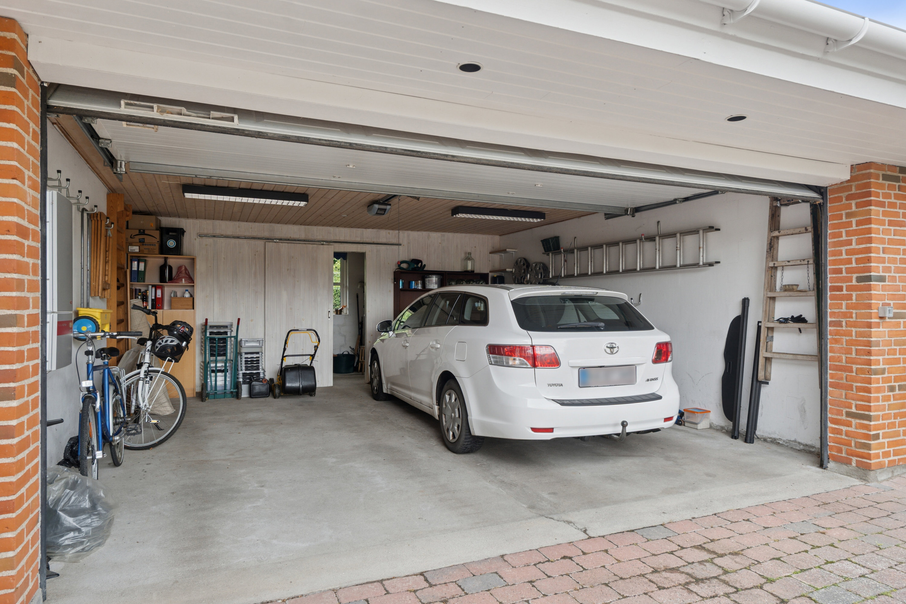 Fremhævet garage billede i fuldskærmstilstand. Billede af Carl Nielsens Vej 1, 4700 Næstved