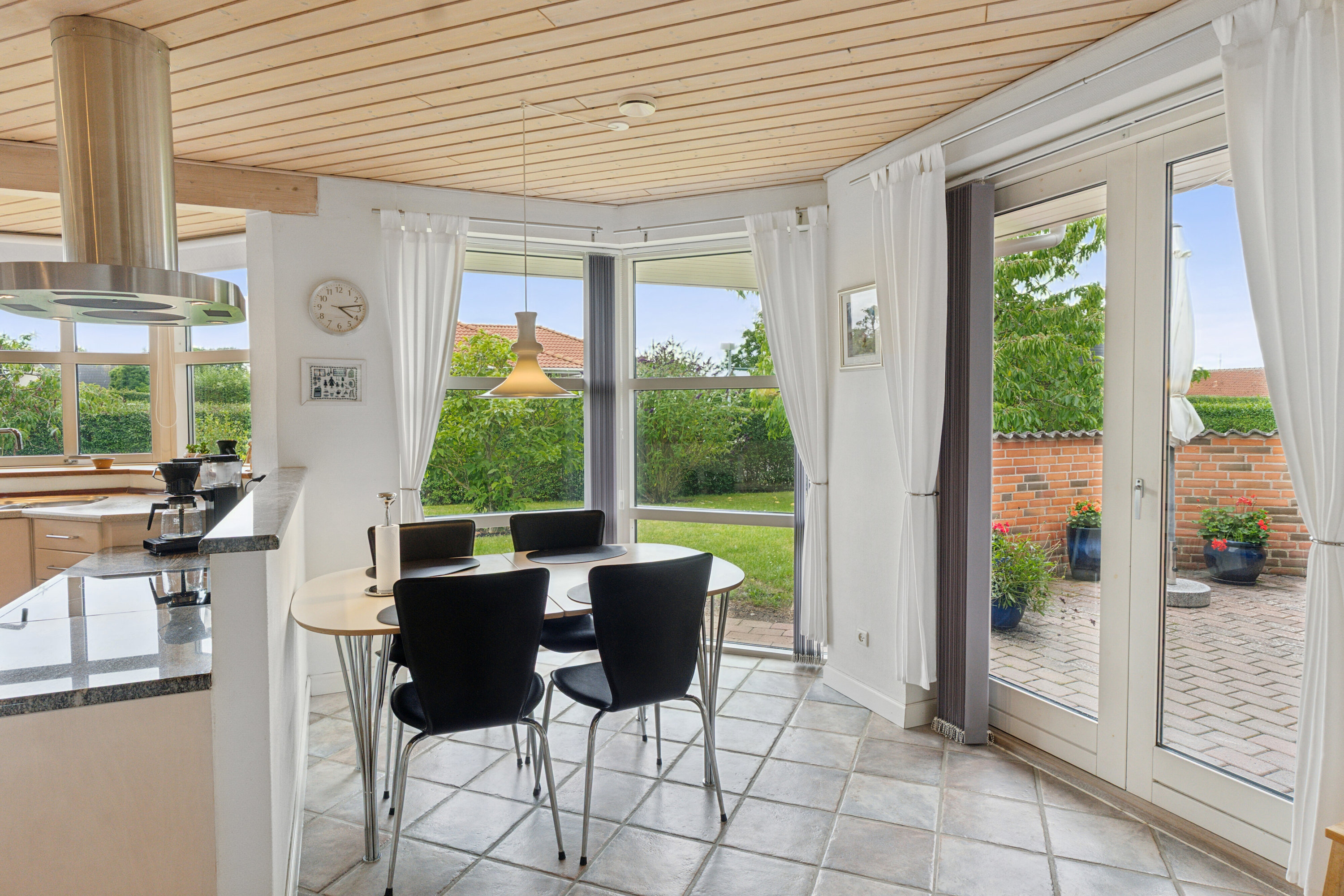 Miniaturebillede 2: køkken-alrum. Billede af Carl Nielsens Vej 1, 4700 Næstved