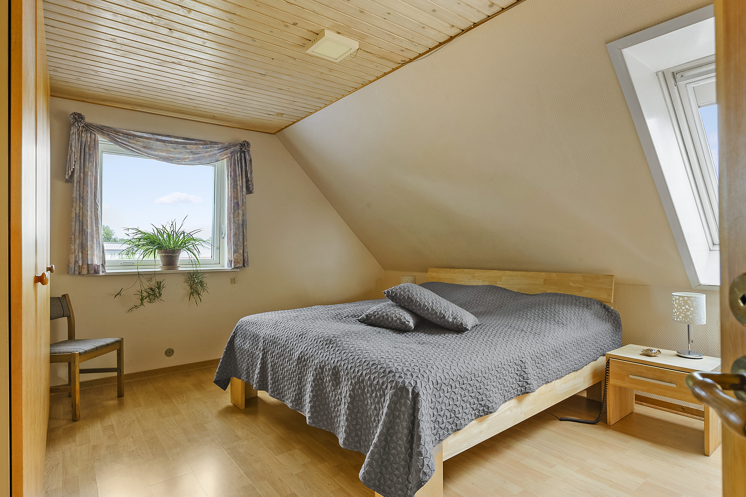 Fremhævet soveværelse billede i fuldskærmstilstand. Billede af Urnehovedvej 41, 6392 Bolderslev