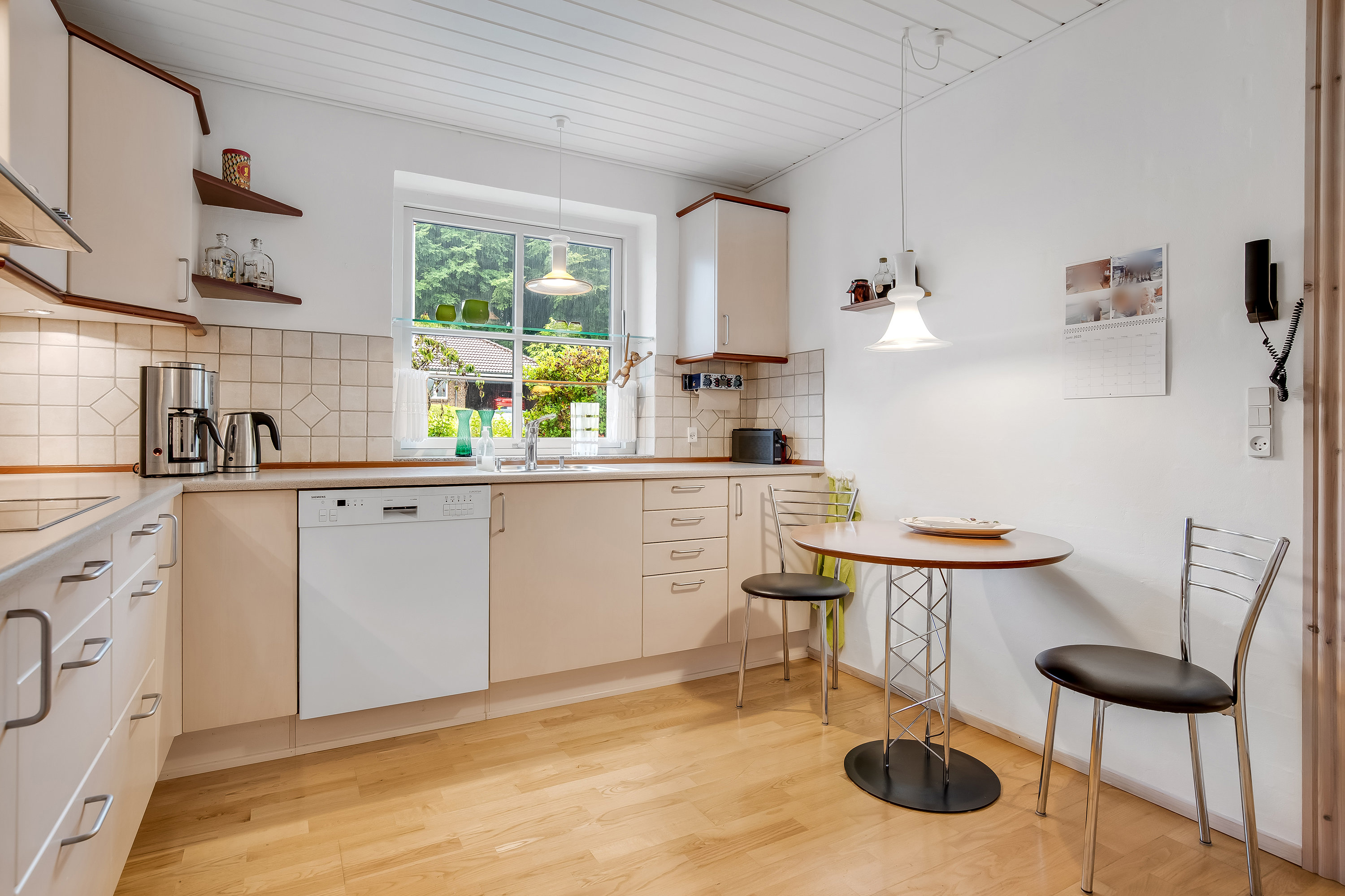 Fremhævet køkken billede i fuldskærmstilstand. Billede af Kirketoft 72, Asp, 7600 Struer