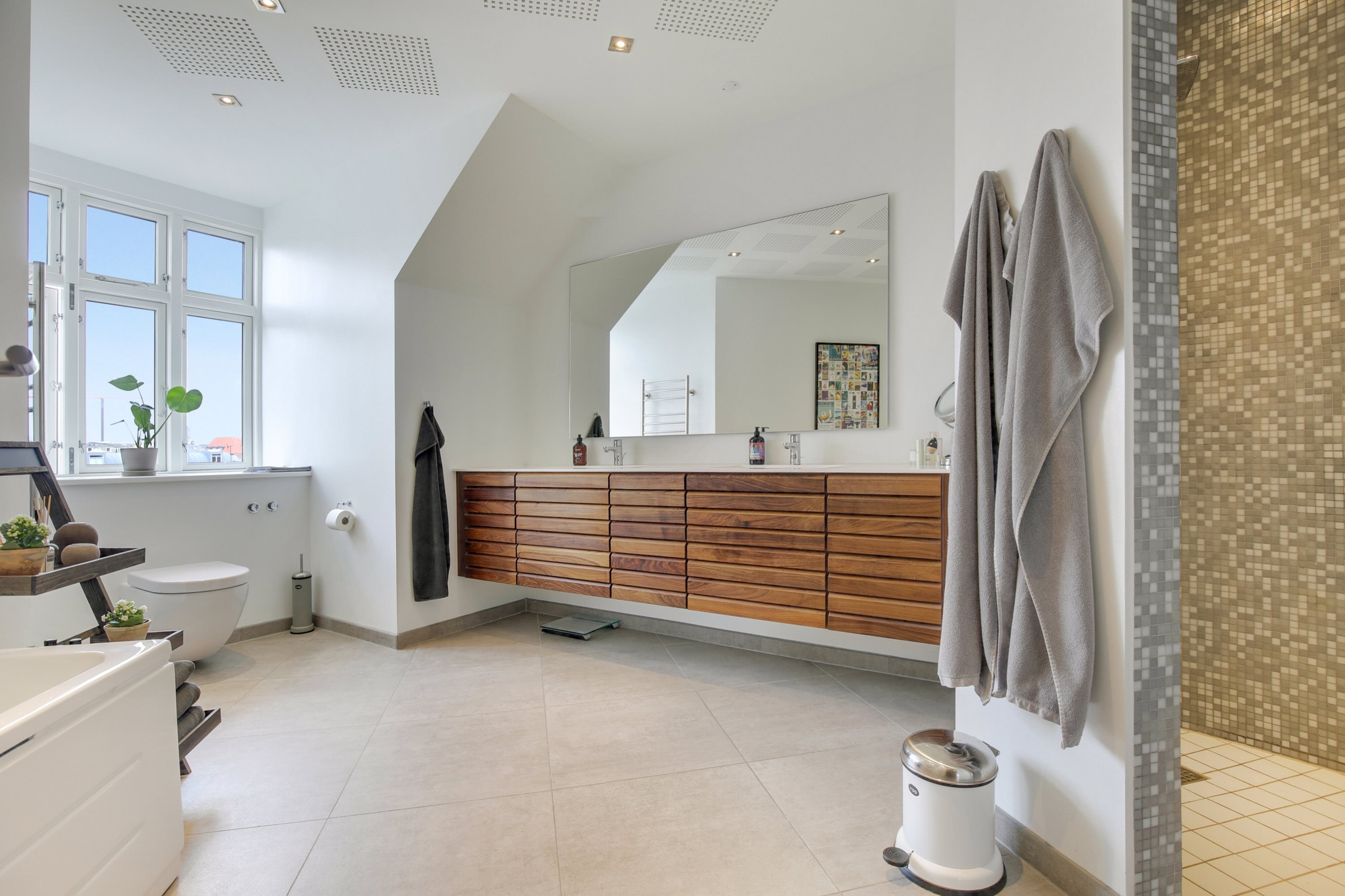 Fremhævet badeværelse billede i fuldskærmstilstand. Billede af Bispensgade 16, 3. tv., 9000 Aalborg