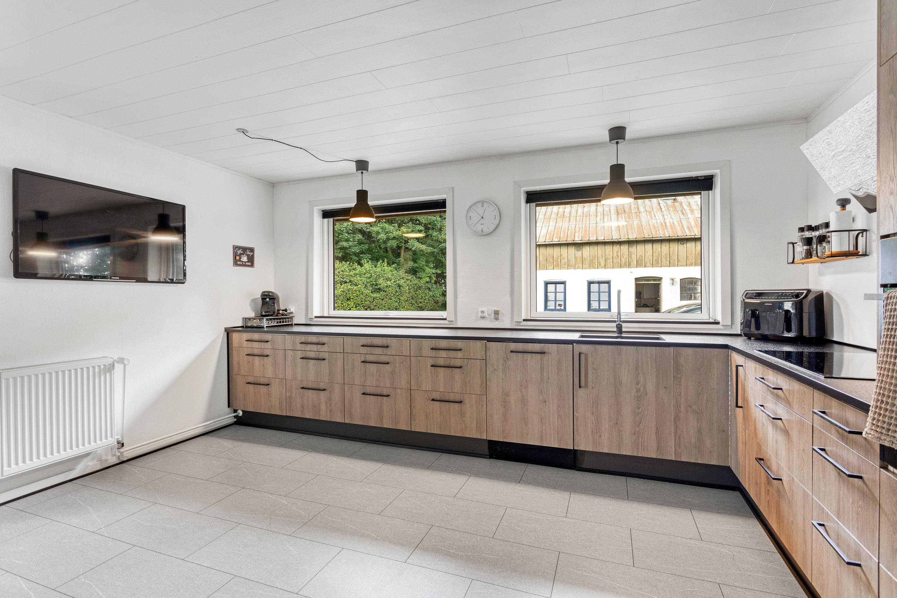 Fremhævet køkken billede i fuldskærmstilstand. Billede af Frifeltvej 38, Normsted, 6780 Skærbæk