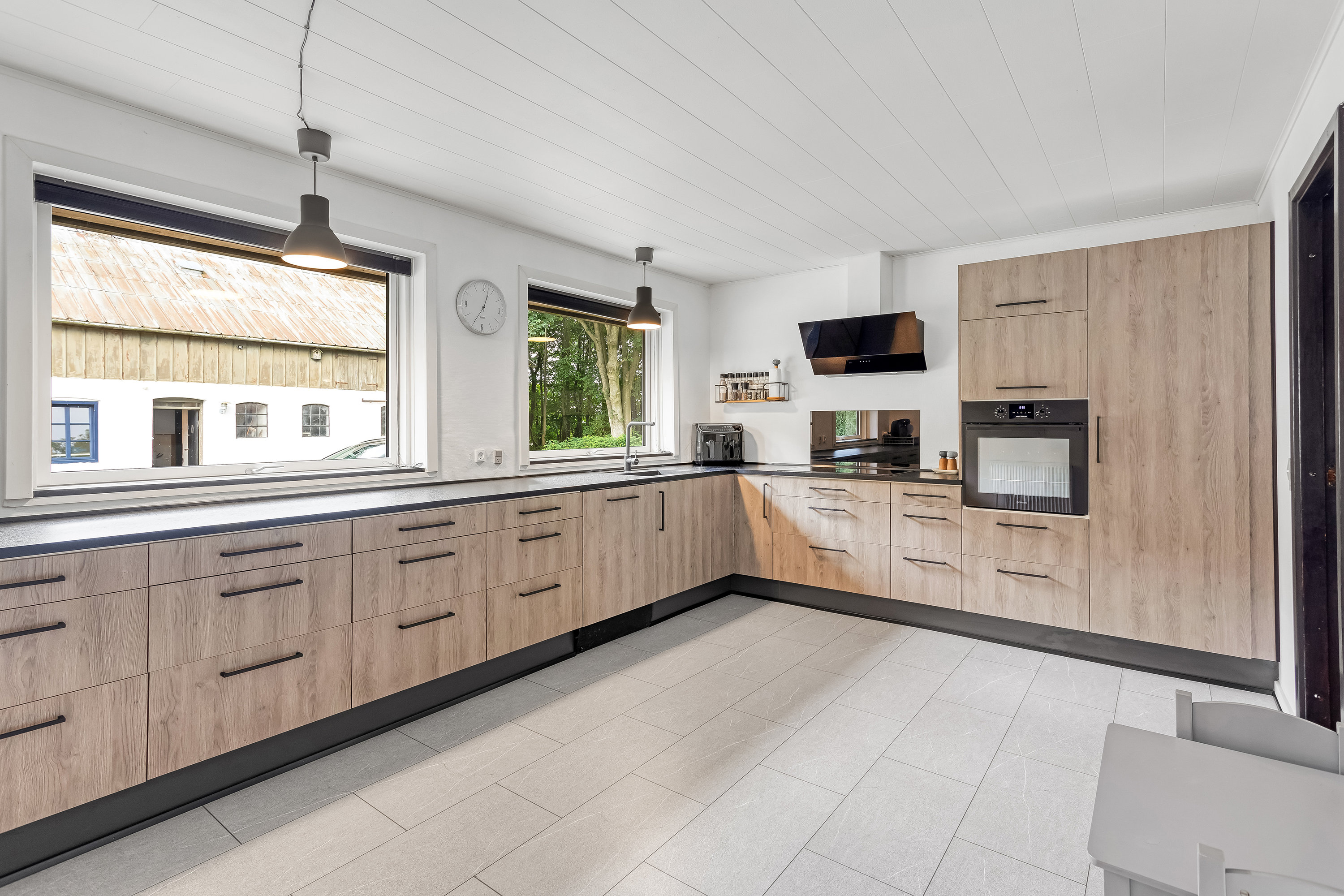 Fremhævet køkken billede i fuldskærmstilstand. Billede af Frifeltvej 38, Normsted, 6780 Skærbæk