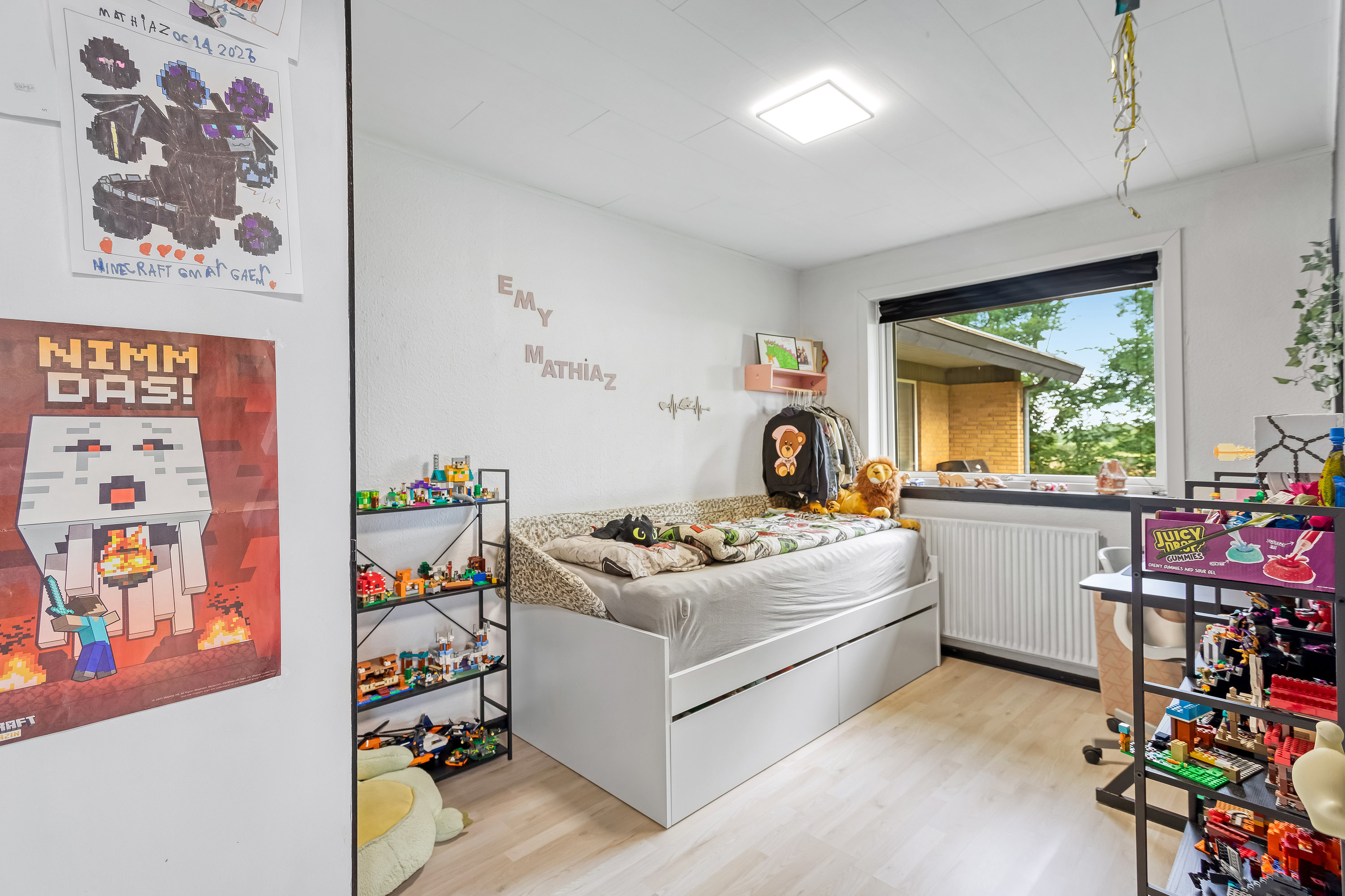 Fremhævet soveværelse billede i fuldskærmstilstand. Billede af Frifeltvej 38, Normsted, 6780 Skærbæk