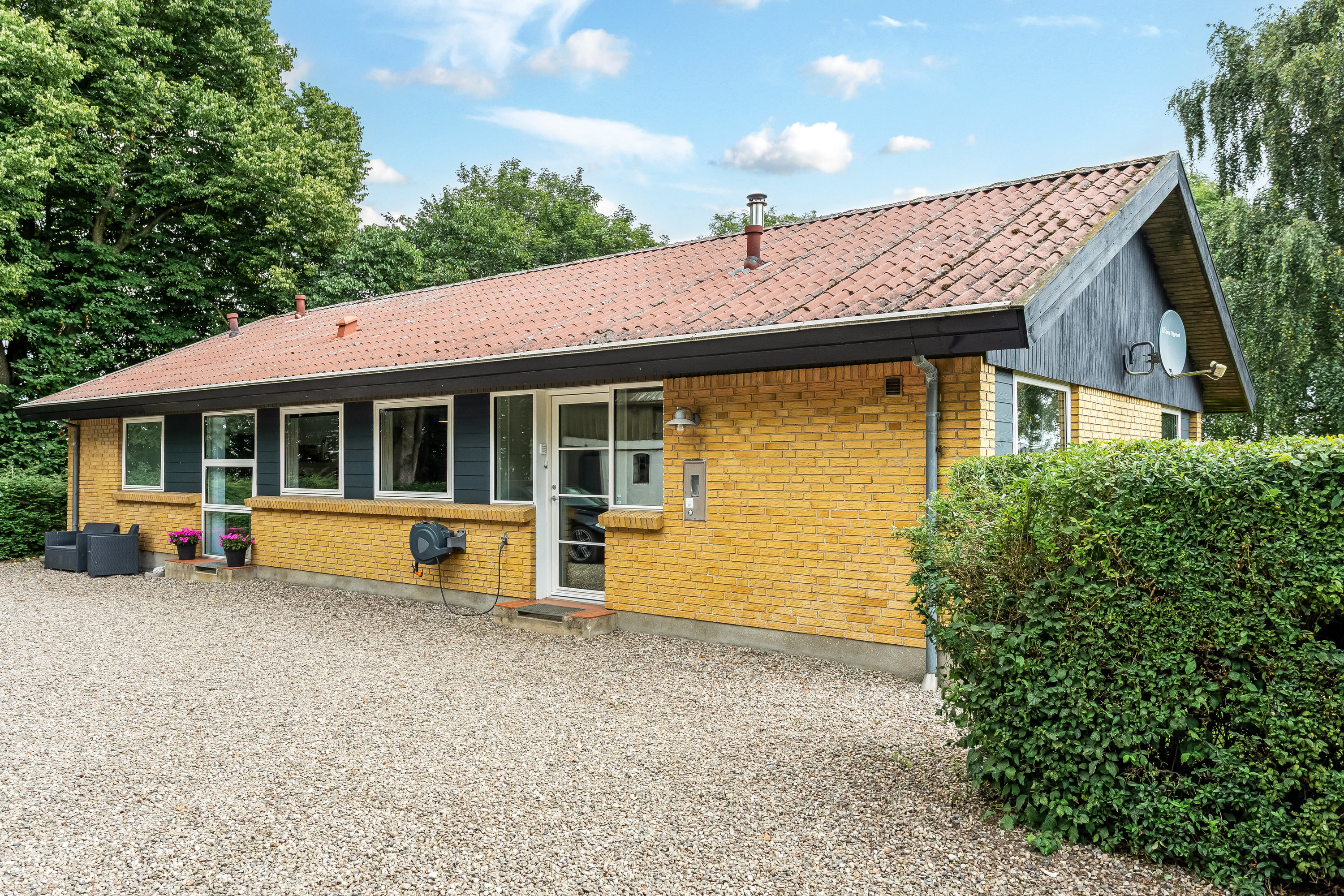 Fremhævet facade billede i fuldskærmstilstand. Billede af Frifeltvej 38, Normsted, 6780 Skærbæk